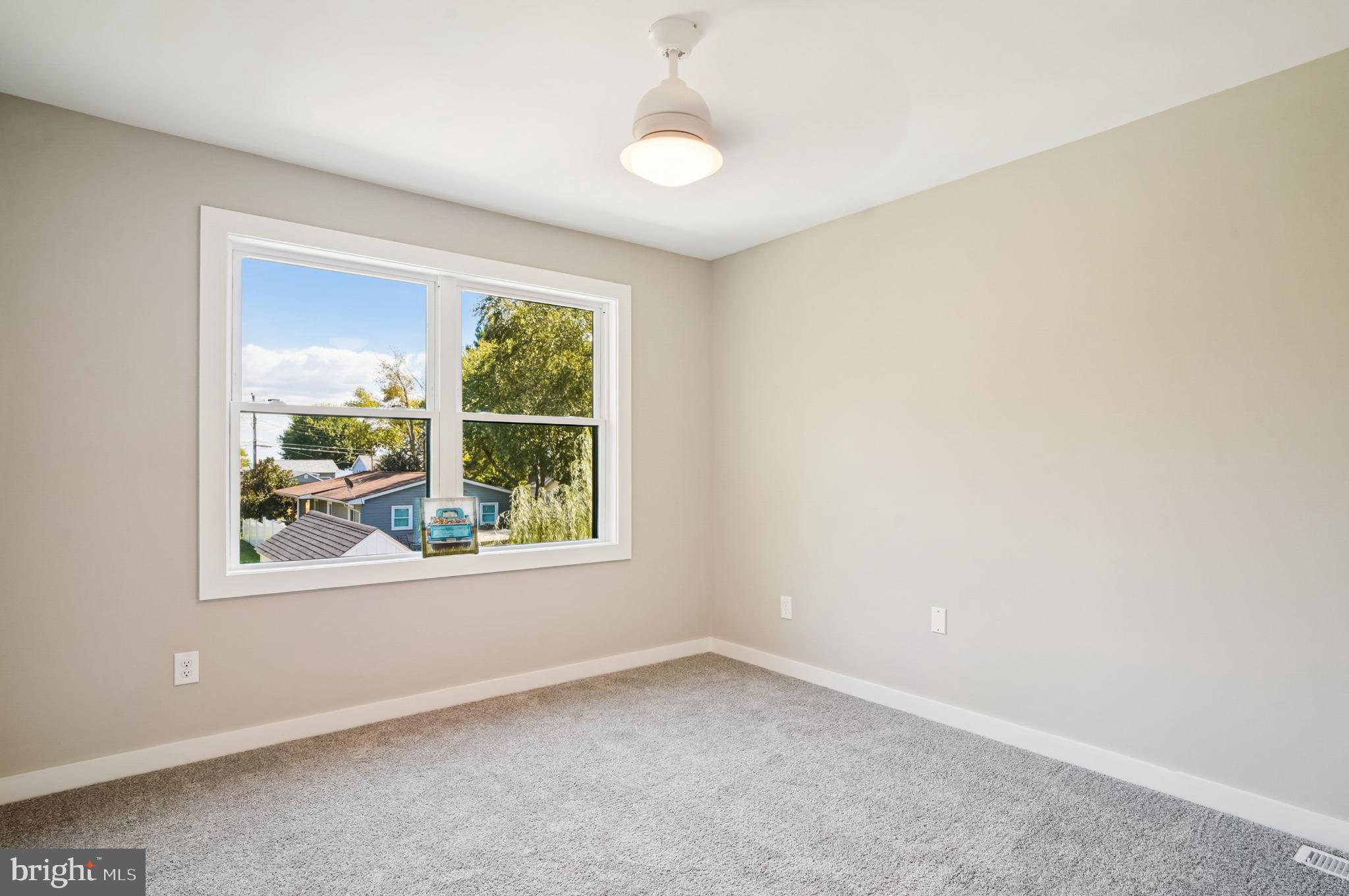 ROMANCOKE ON THE BAY - Residential