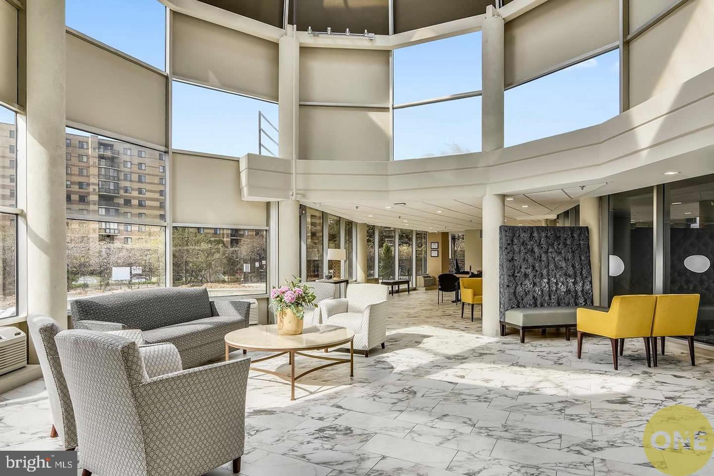 ROTONDA - Residential Lease