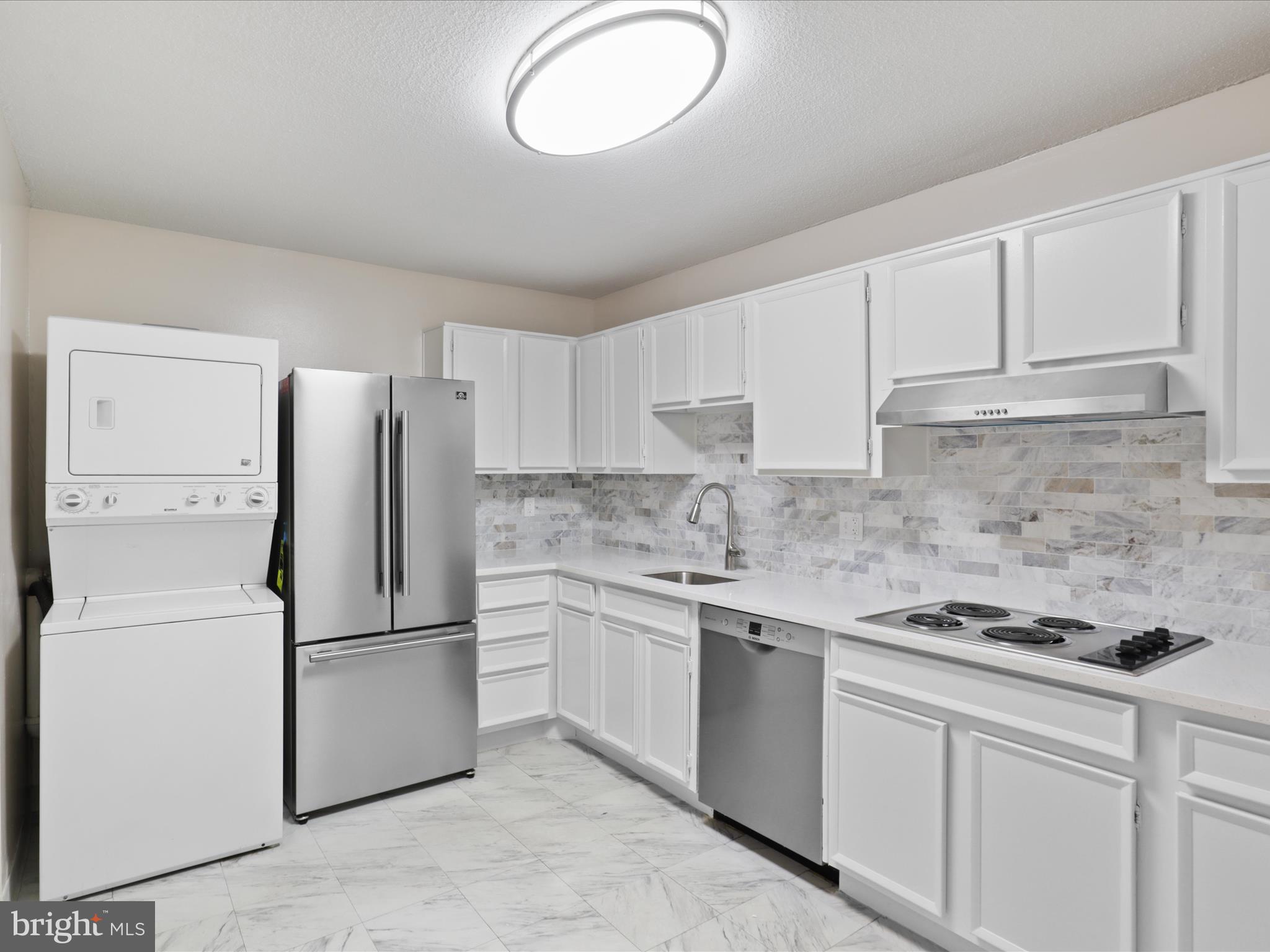 ROTONDA - Residential Lease