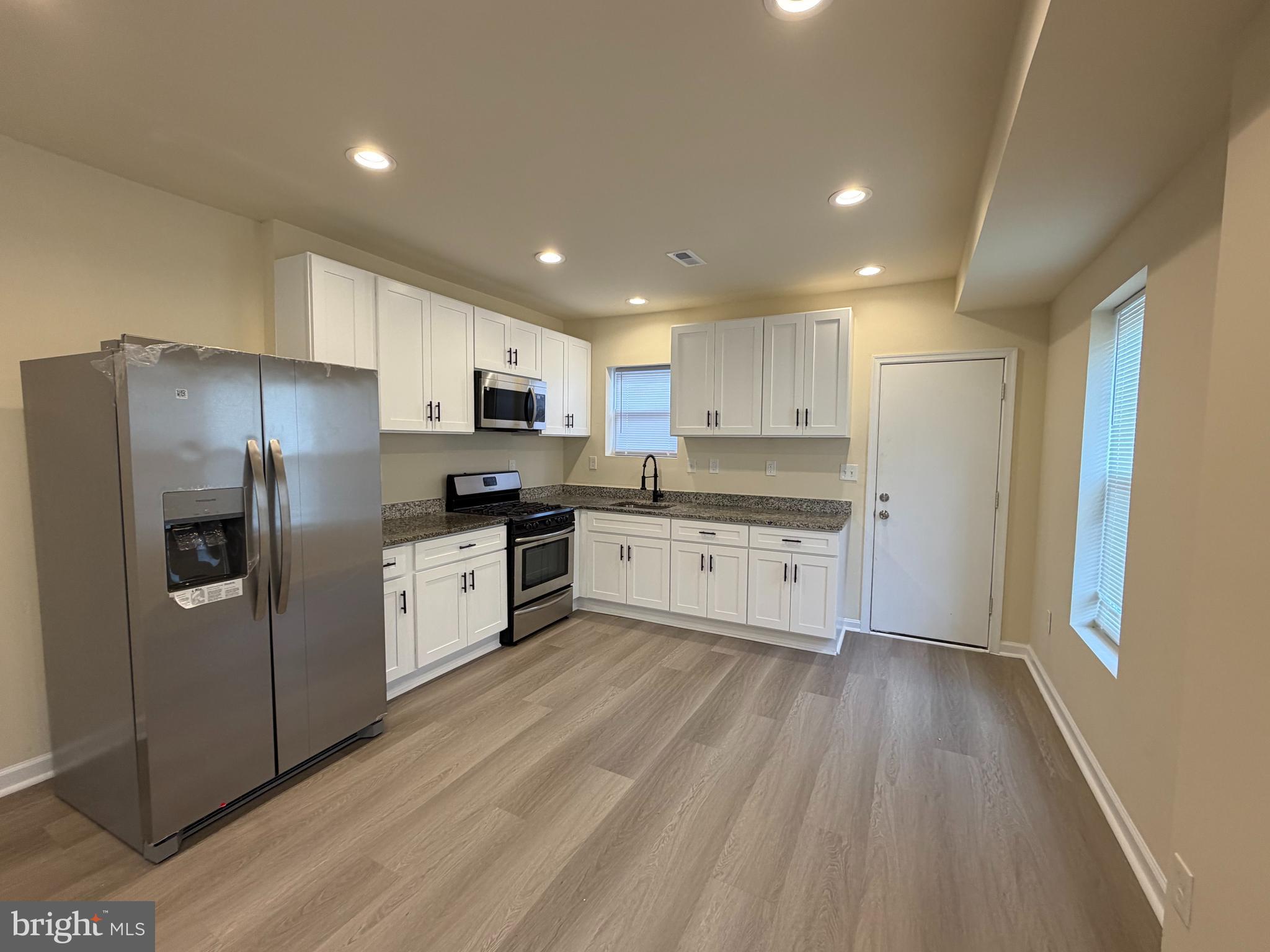 ELWOOD PARK - Residential