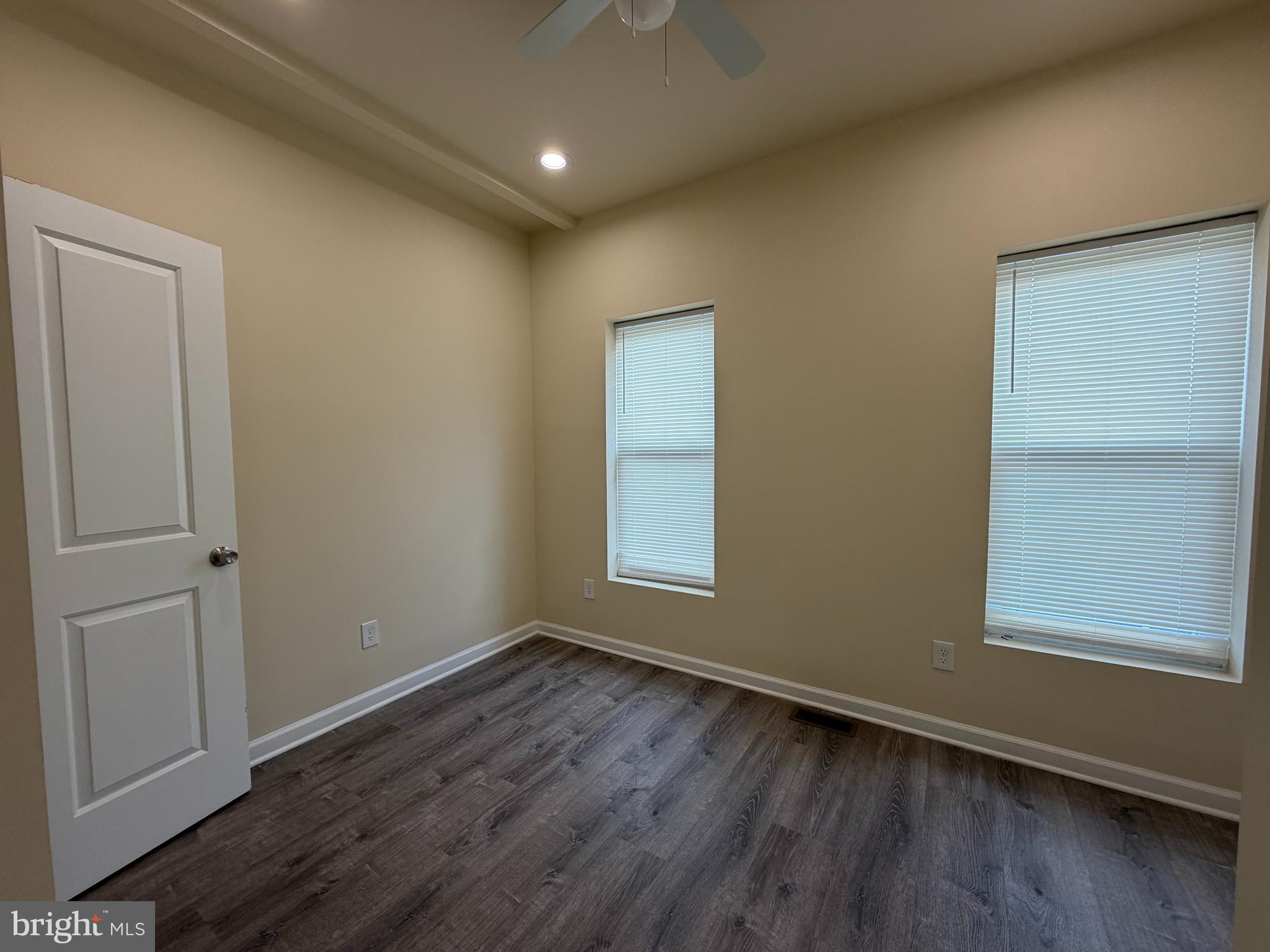 ELWOOD PARK - Residential