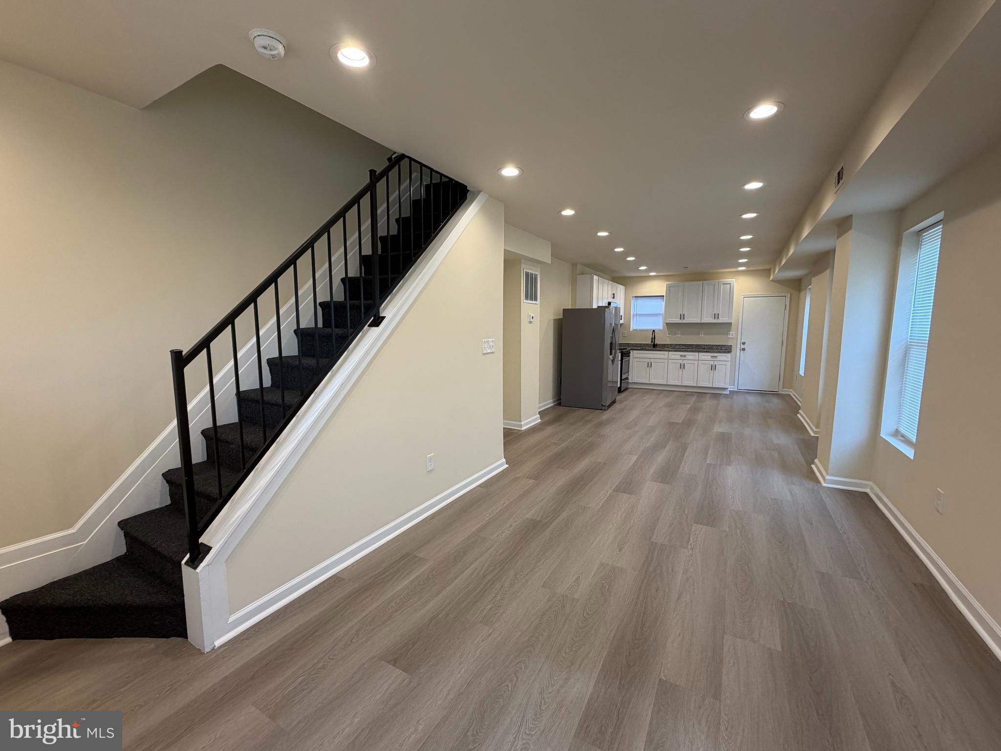 ELWOOD PARK - Residential