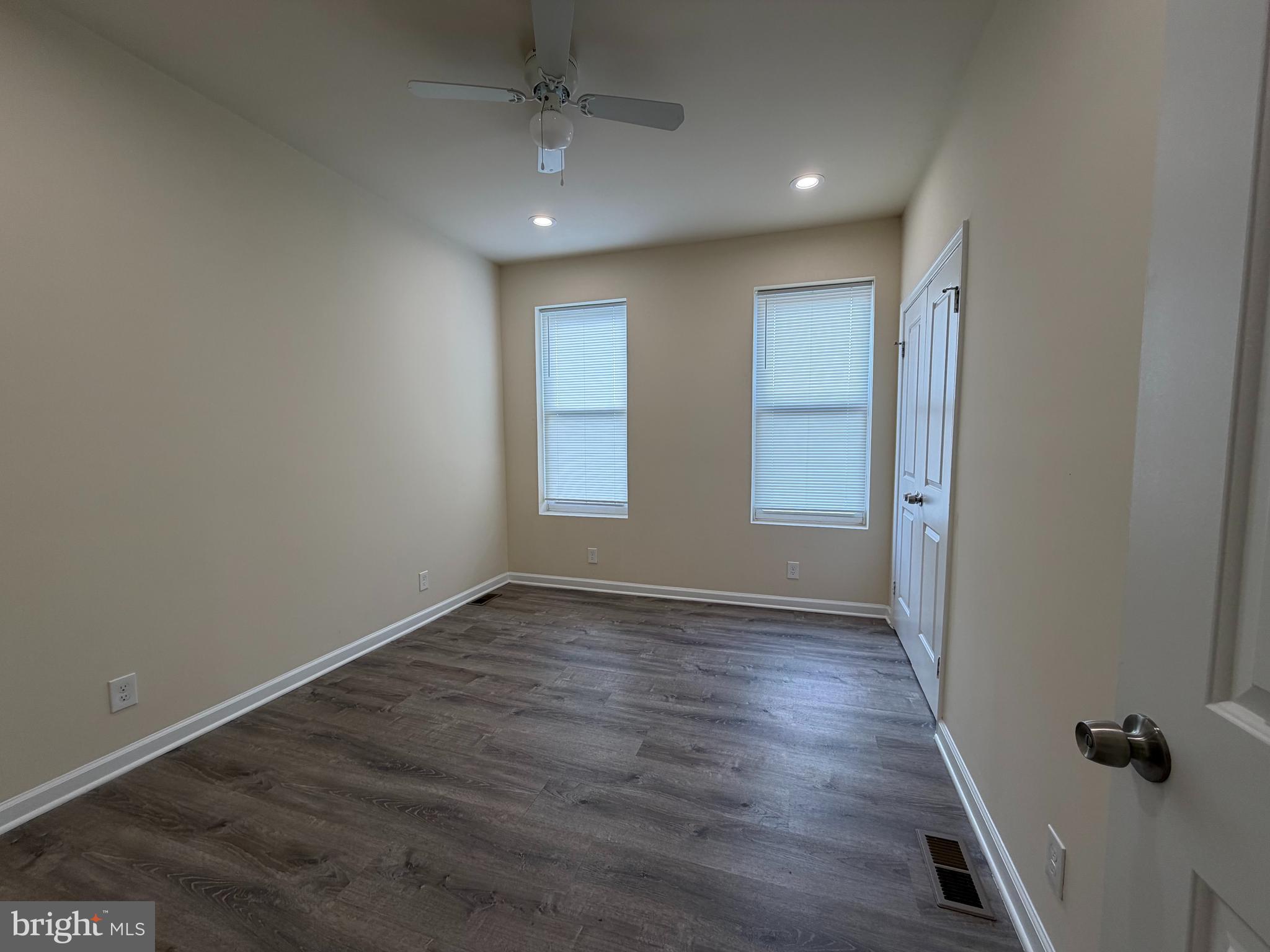 ELWOOD PARK - Residential