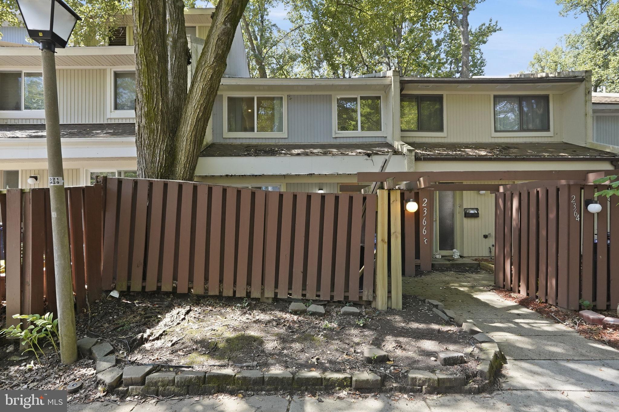 2366 SOUTHGATE SQUARE