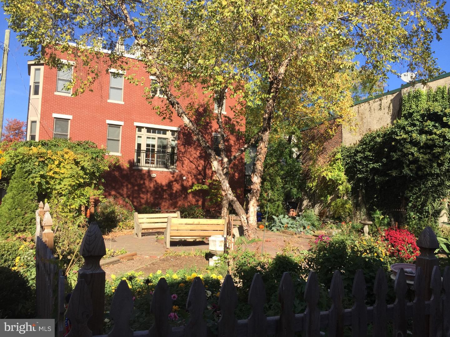 ART MUSEUM AREA - Residential Income