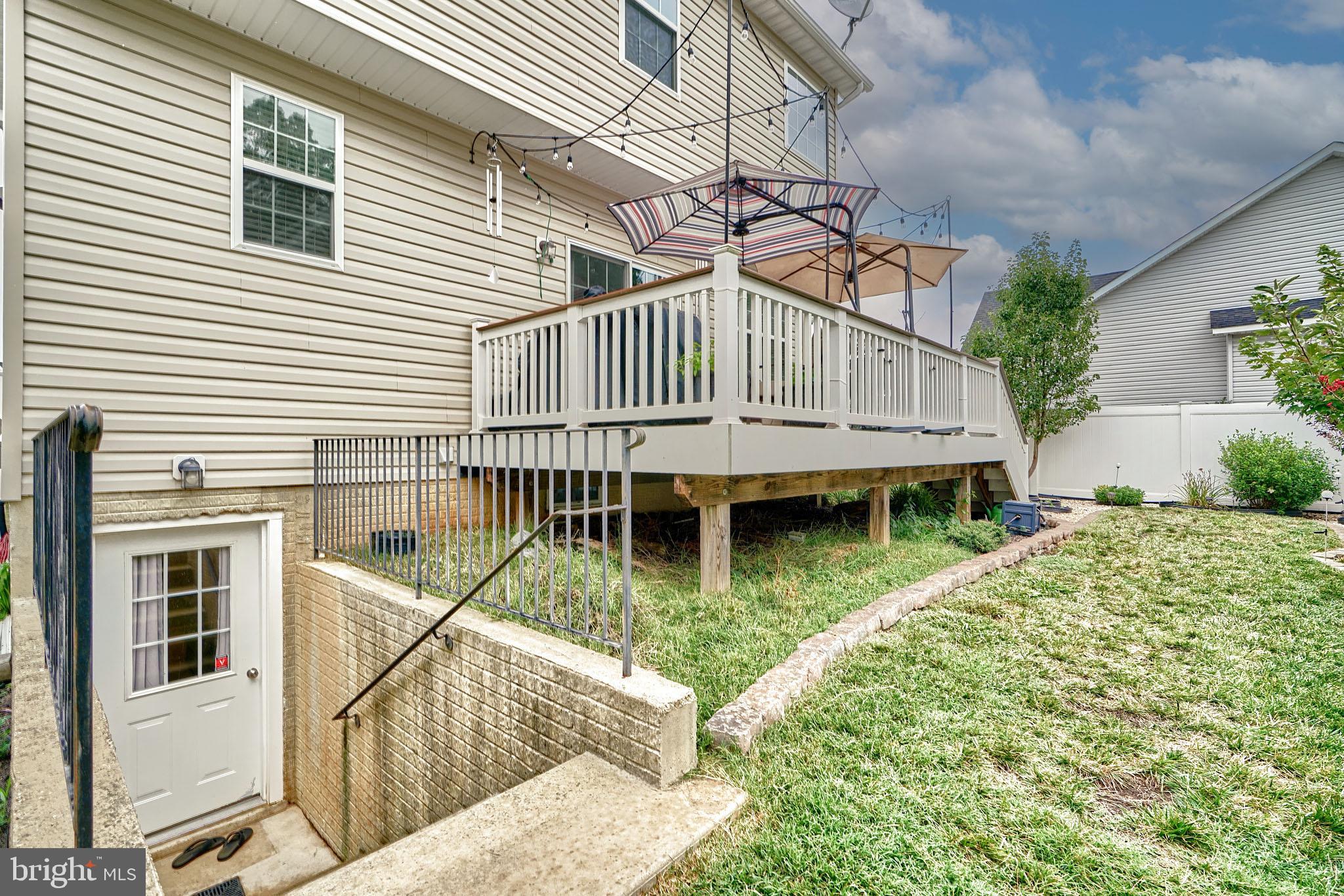 CLEMENTS POINTE - Residential