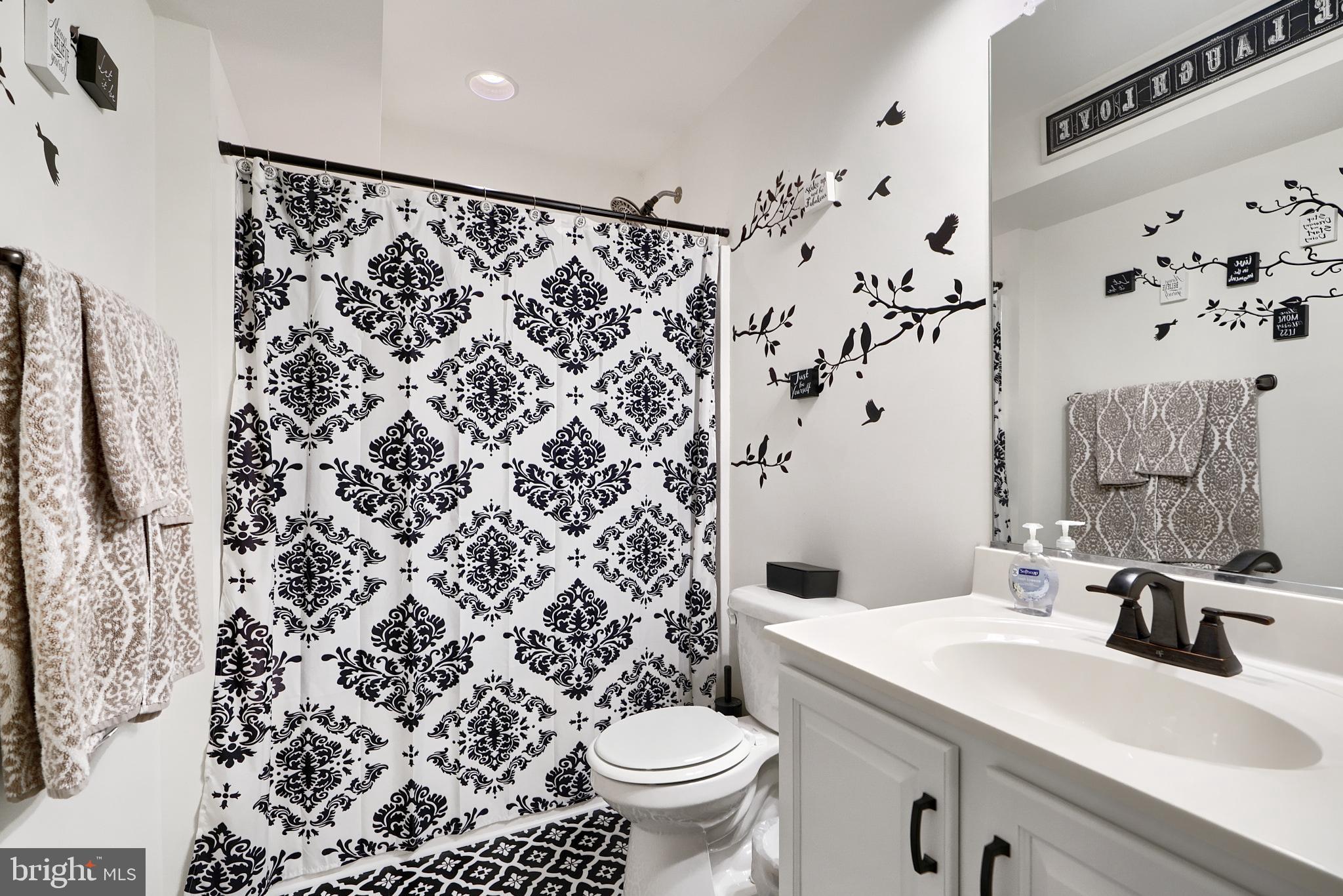 CLEMENTS POINTE - Residential