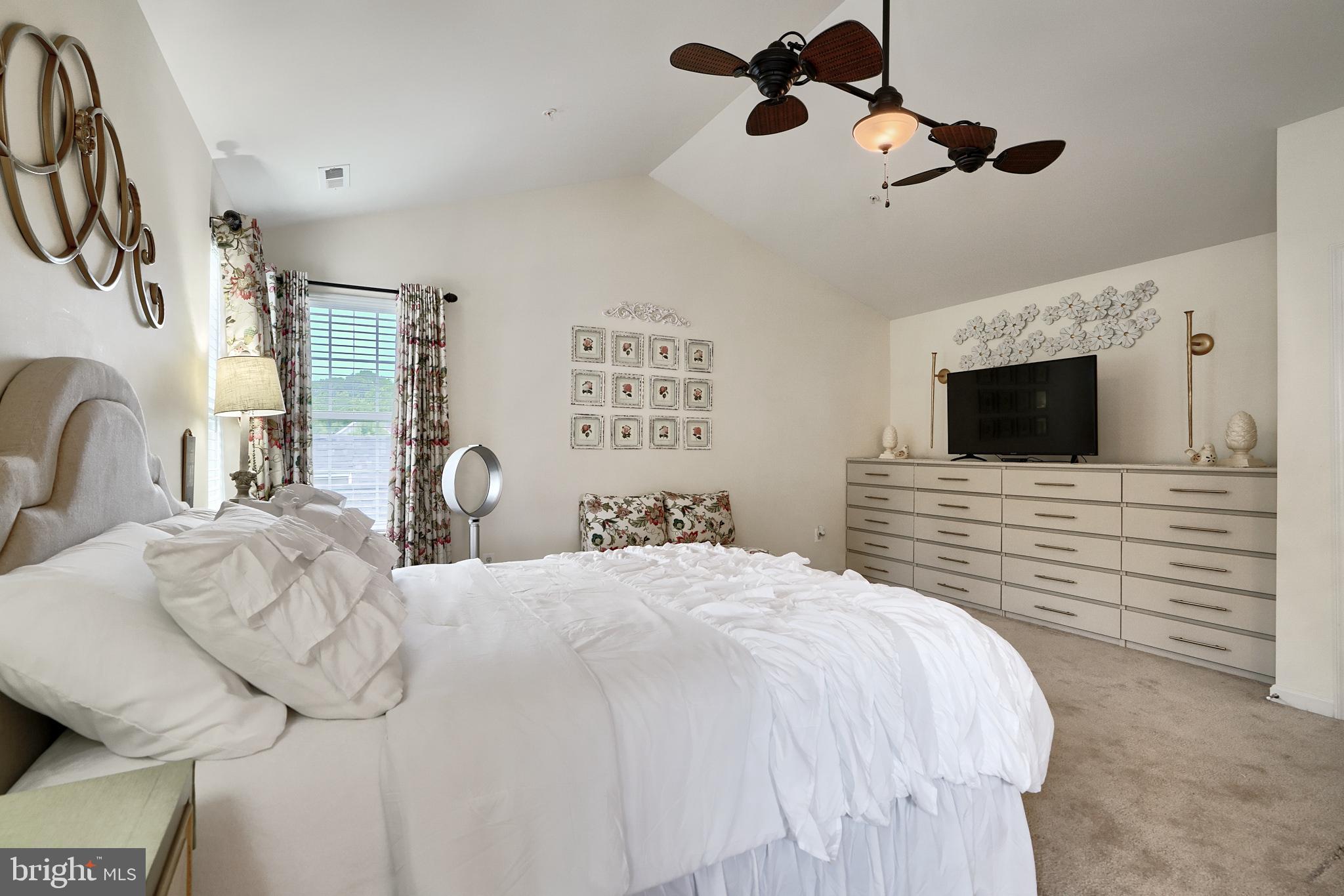 CLEMENTS POINTE - Residential