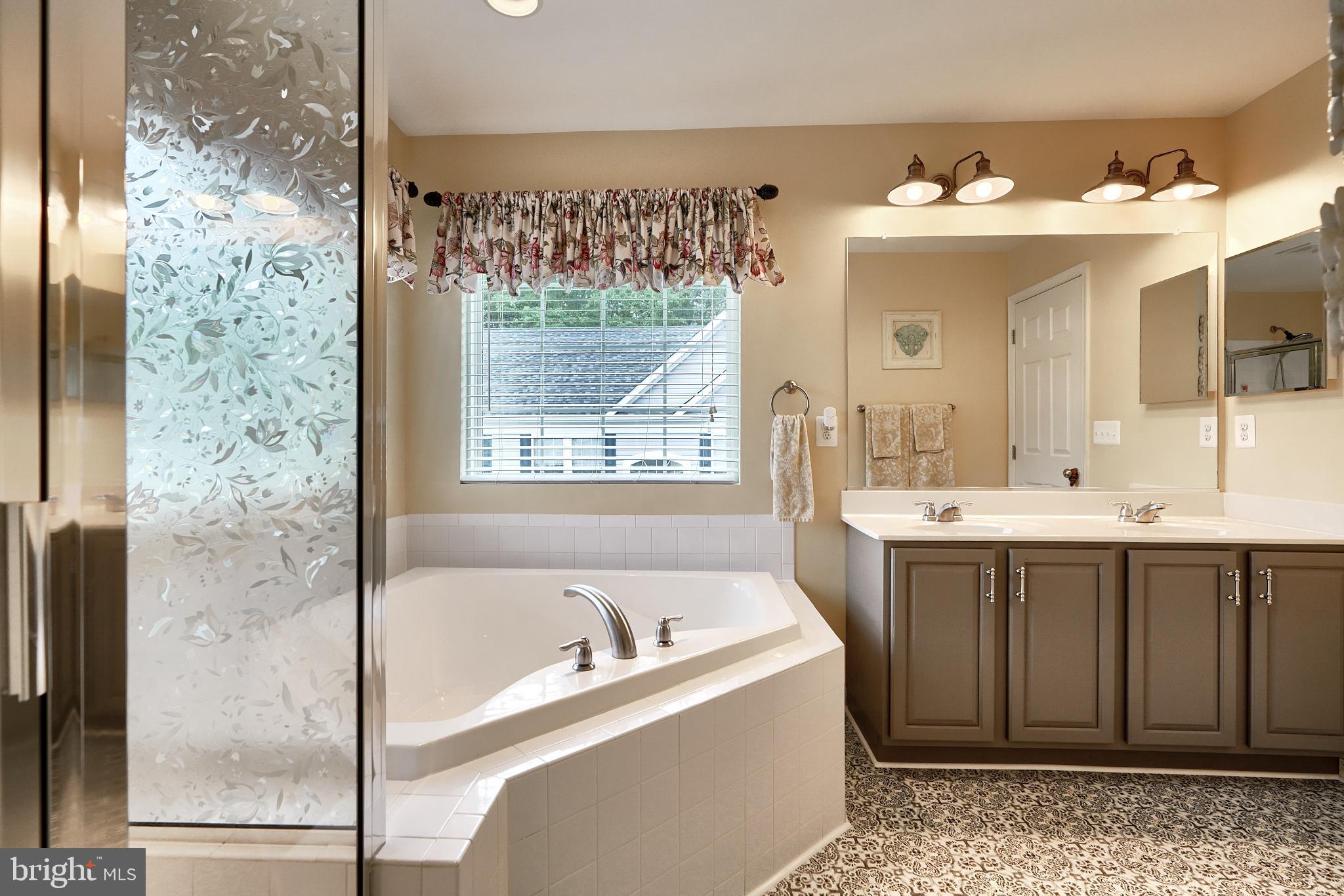 CLEMENTS POINTE - Residential