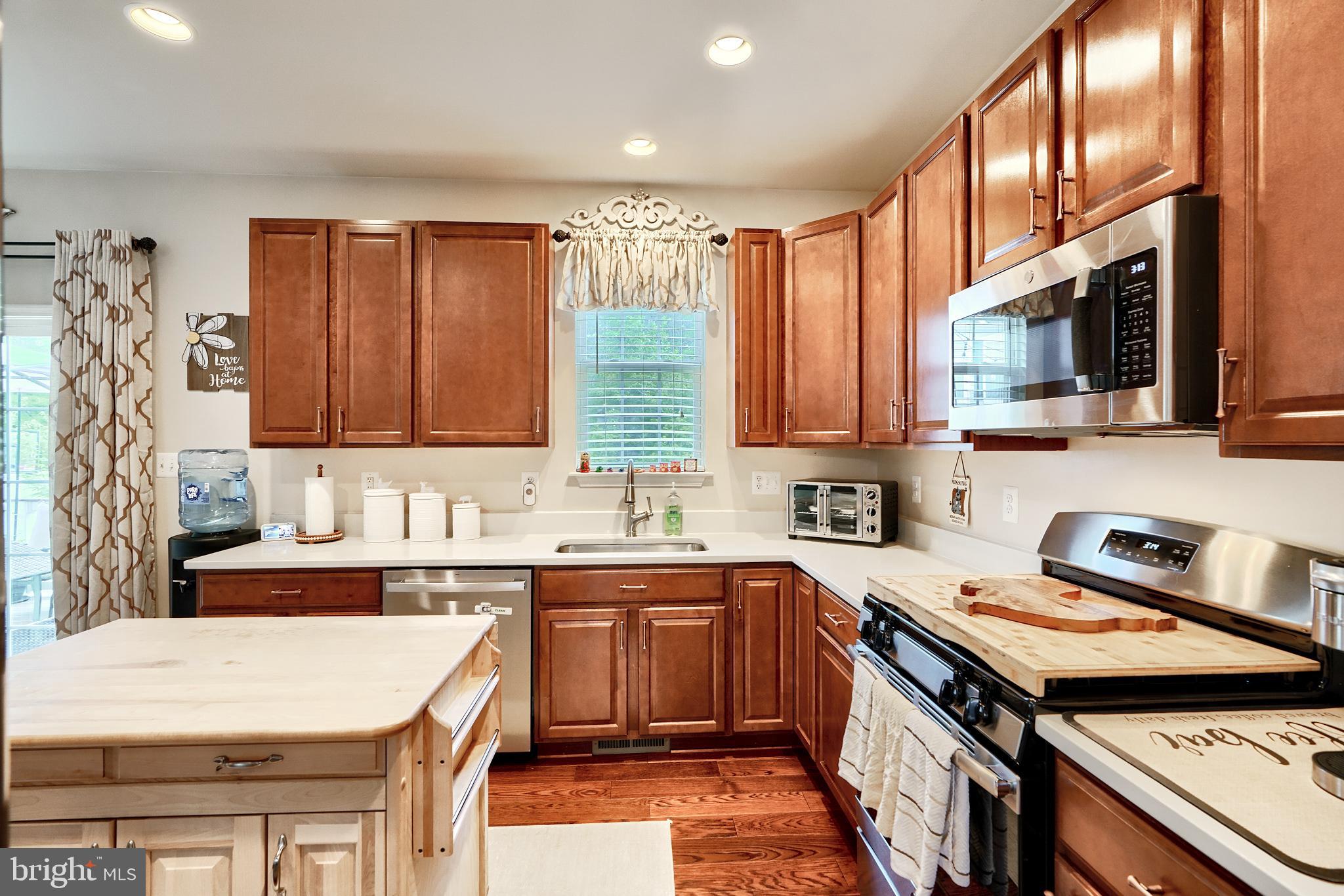 CLEMENTS POINTE - Residential