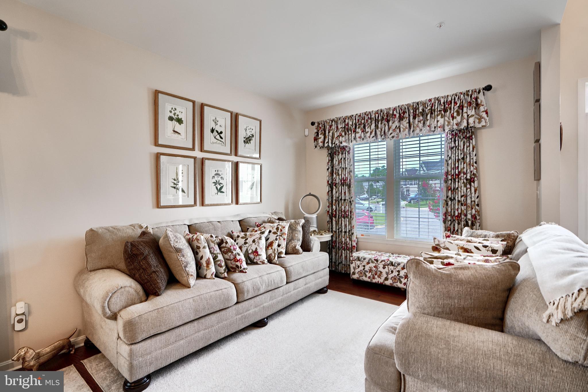 CLEMENTS POINTE - Residential