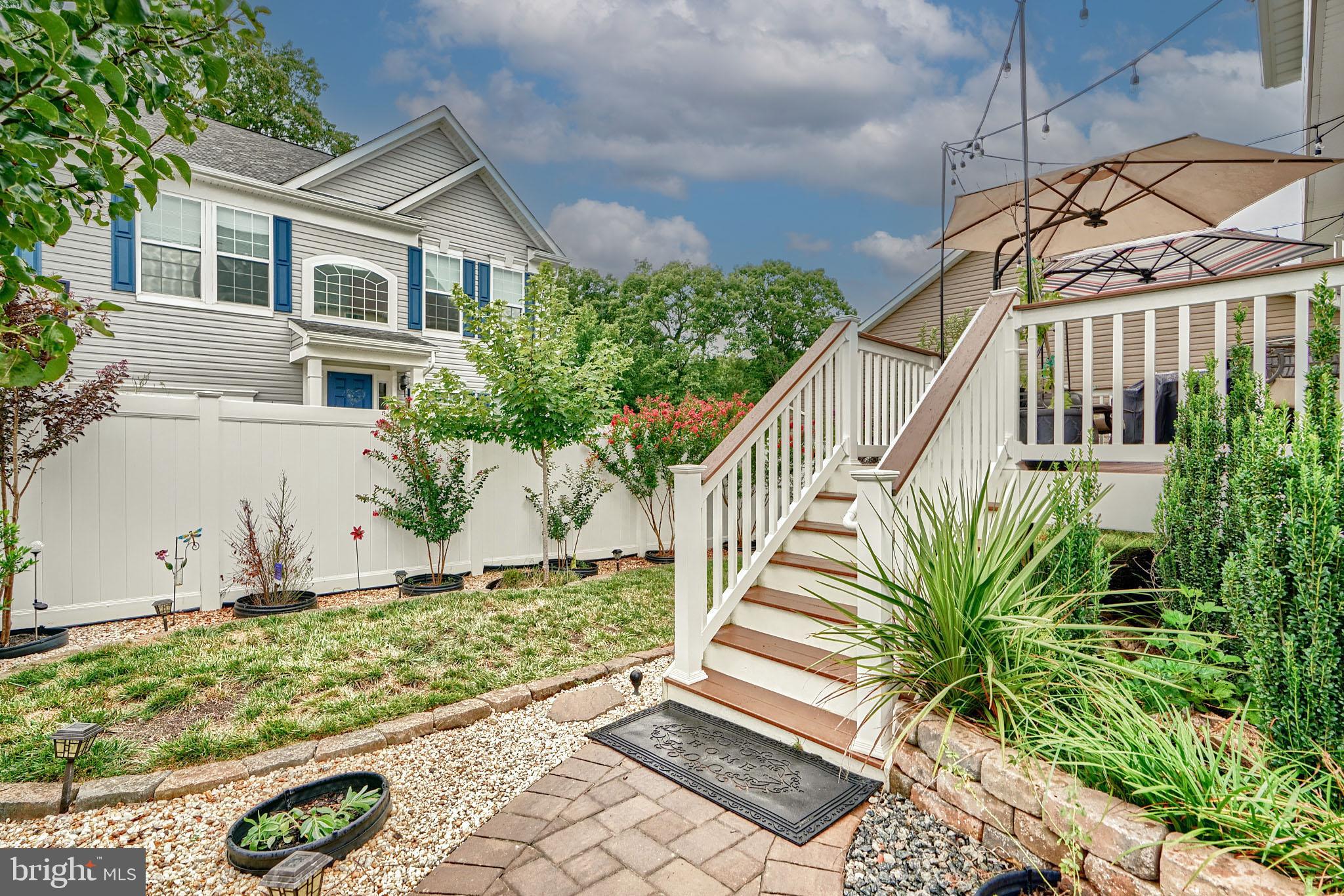 CLEMENTS POINTE - Residential