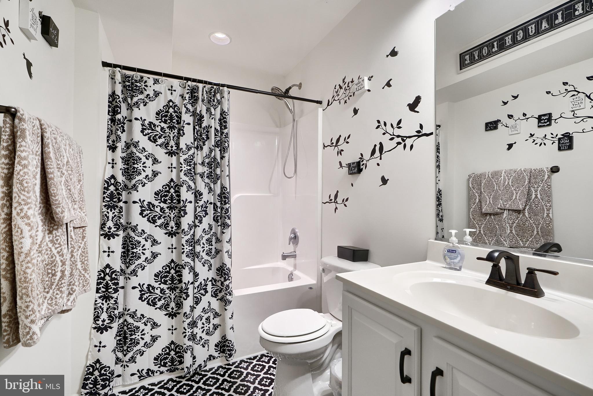 CLEMENTS POINTE - Residential