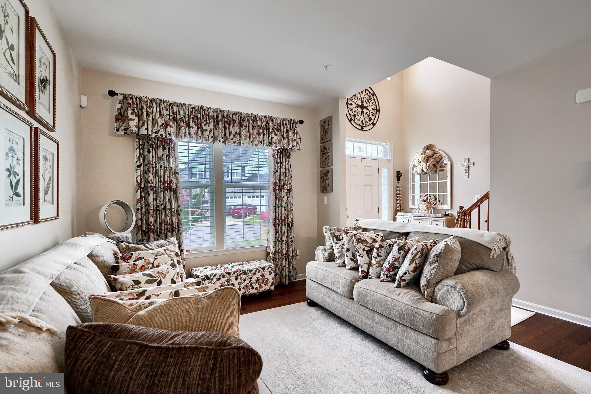 CLEMENTS POINTE - Residential