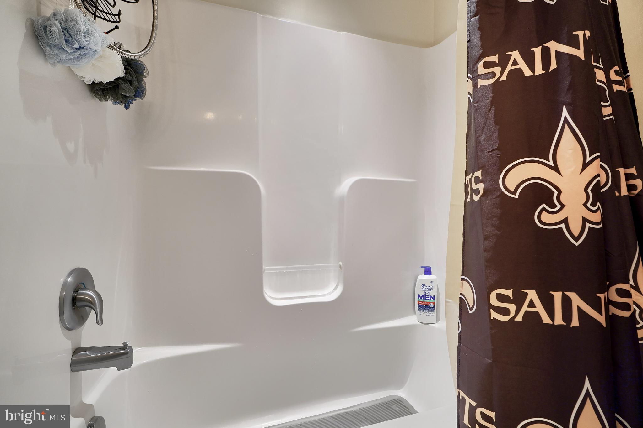 CLEMENTS POINTE - Residential