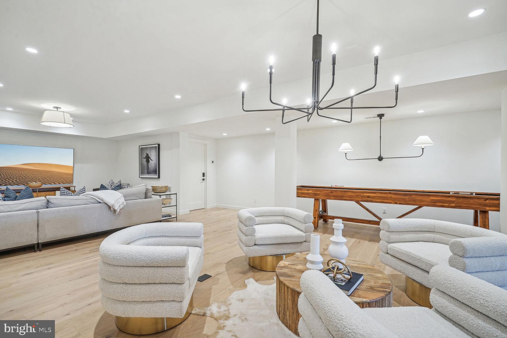 RESIDENCES AT SALAMANDER - Residential Lease