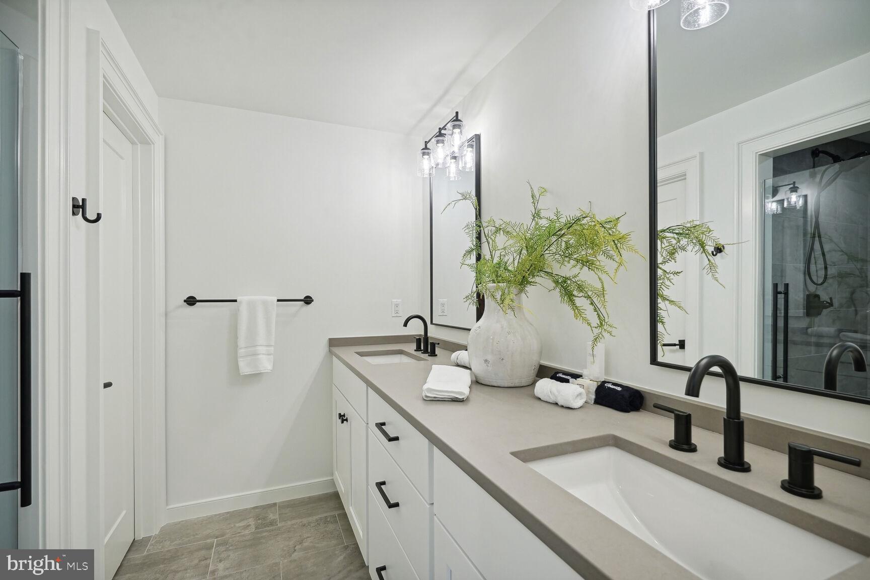 RESIDENCES AT SALAMANDER - Residential Lease