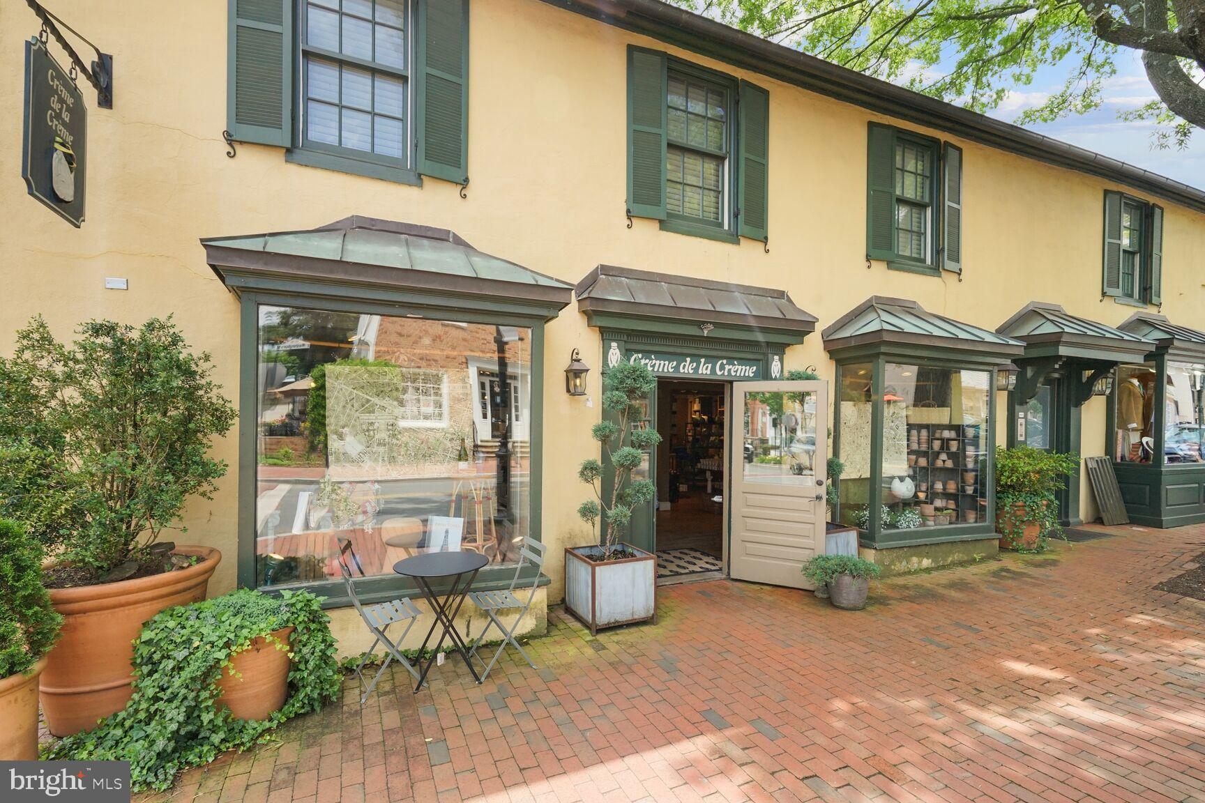 RESIDENCES AT SALAMANDER - Residential Lease