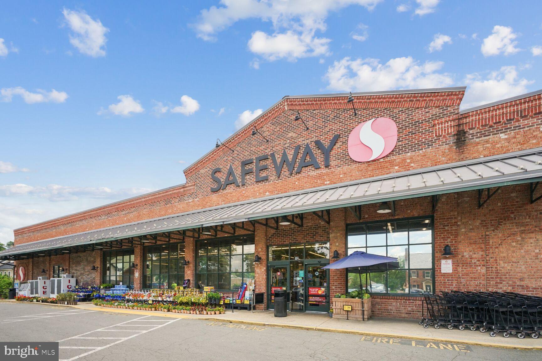 RESIDENCES AT SALAMANDER - Residential Lease