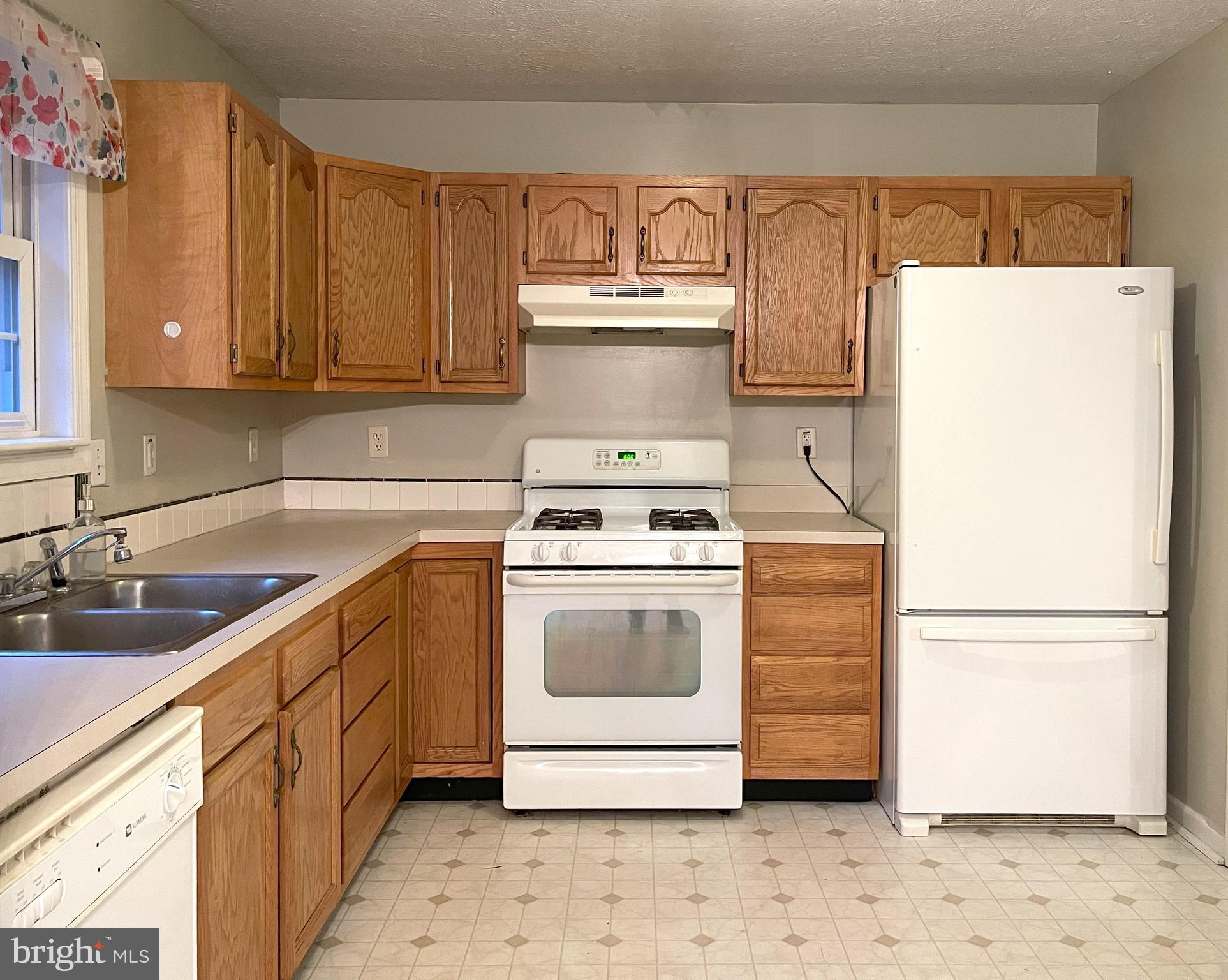 OPEQUON MEADOWS - Residential