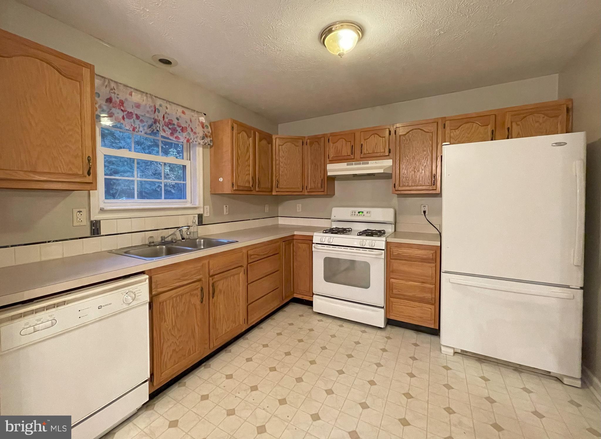 OPEQUON MEADOWS - Residential