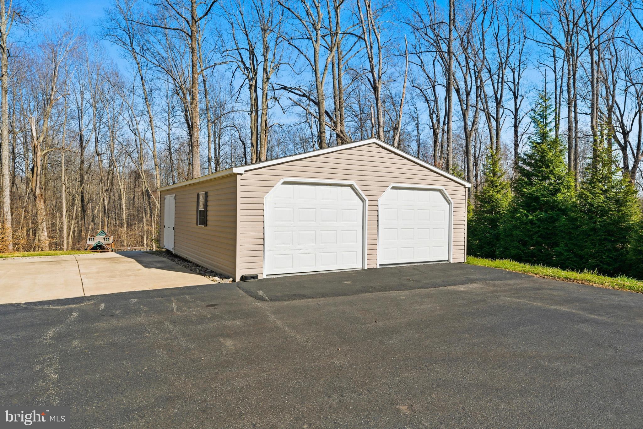 ASPEN WOODS - Residential