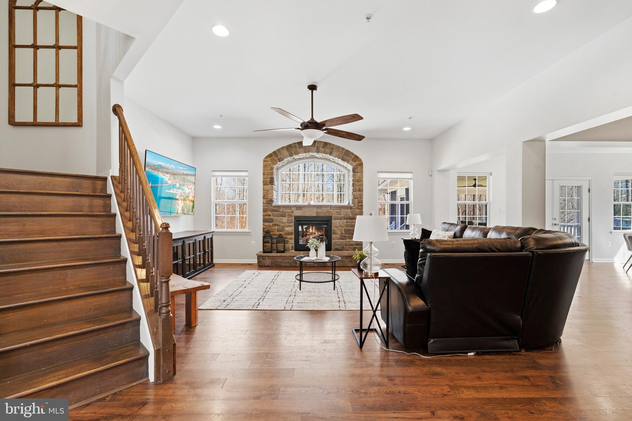 ASPEN WOODS - Residential