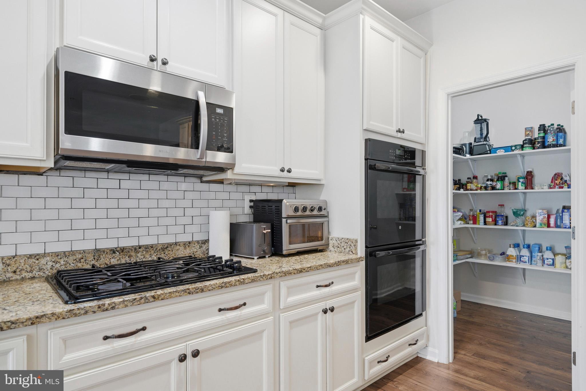 ASPEN WOODS - Residential