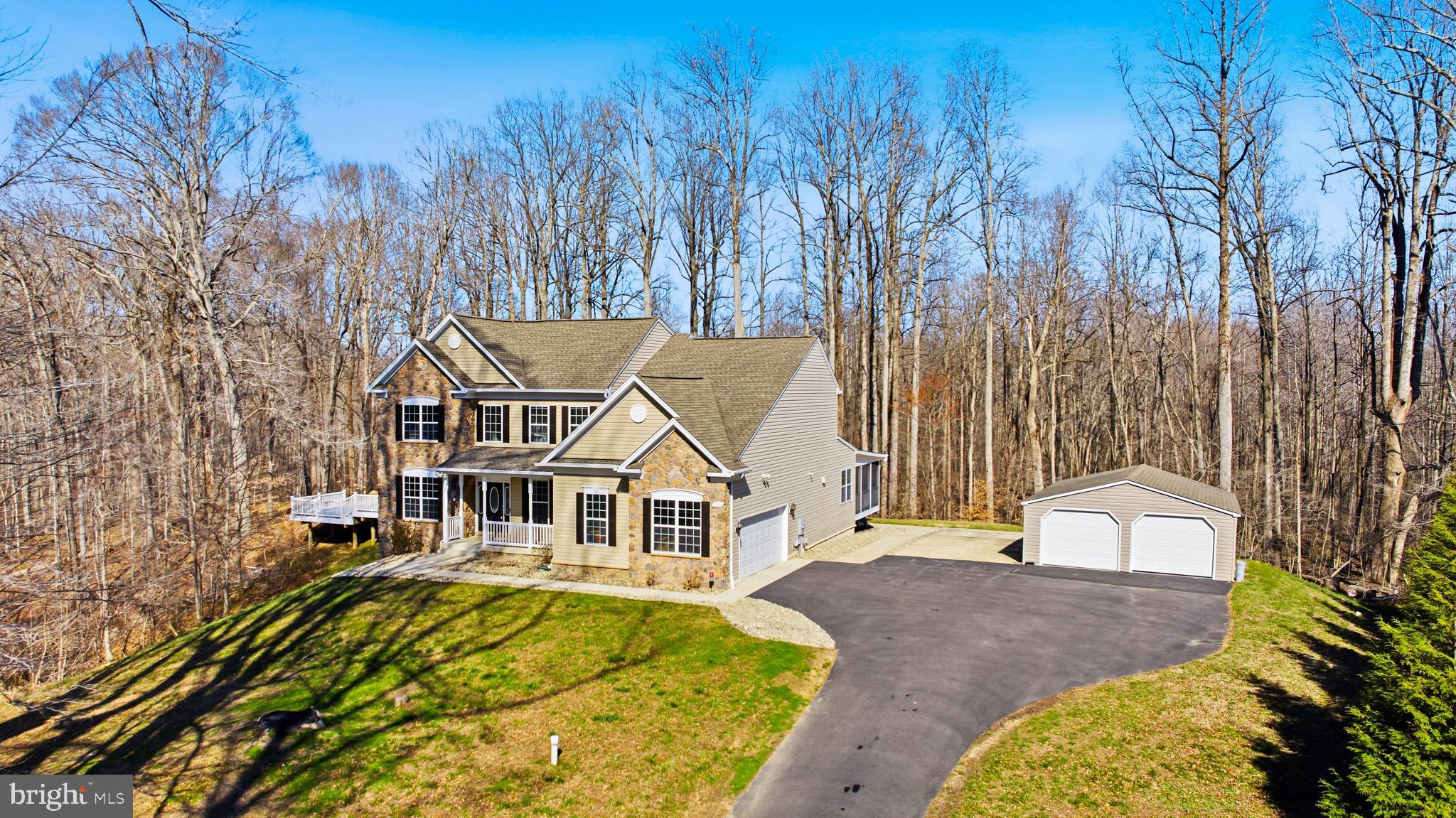 ASPEN WOODS - Residential