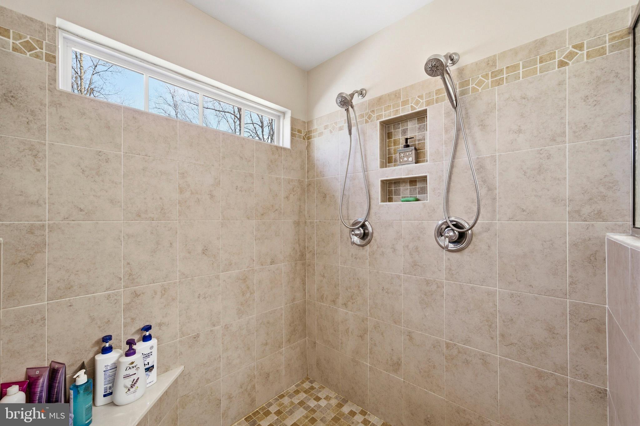 ASPEN WOODS - Residential