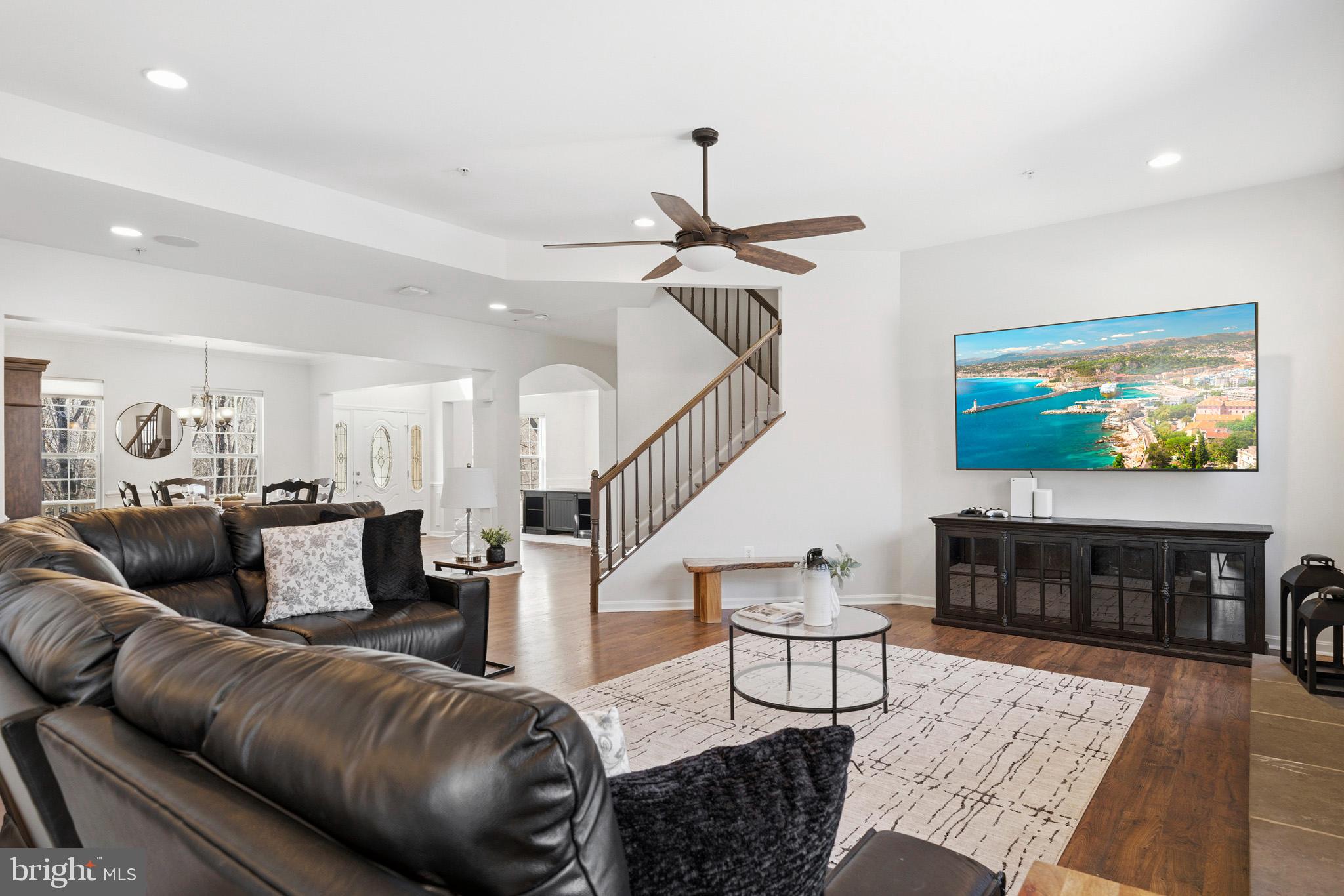 ASPEN WOODS - Residential