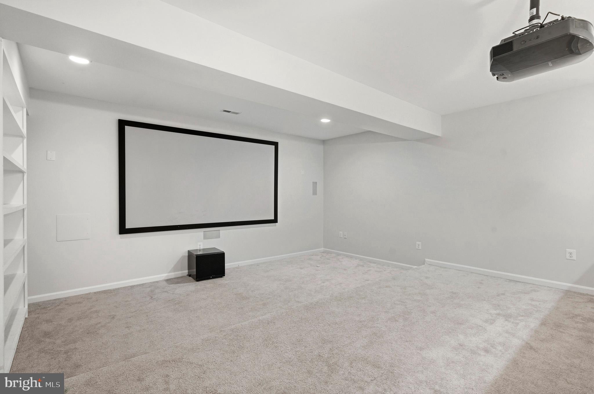 ASPEN WOODS - Residential