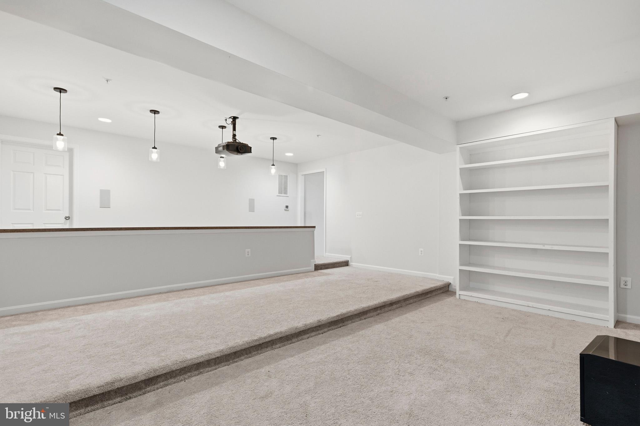 ASPEN WOODS - Residential