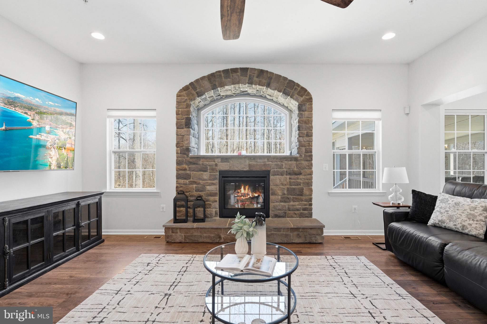 ASPEN WOODS - Residential