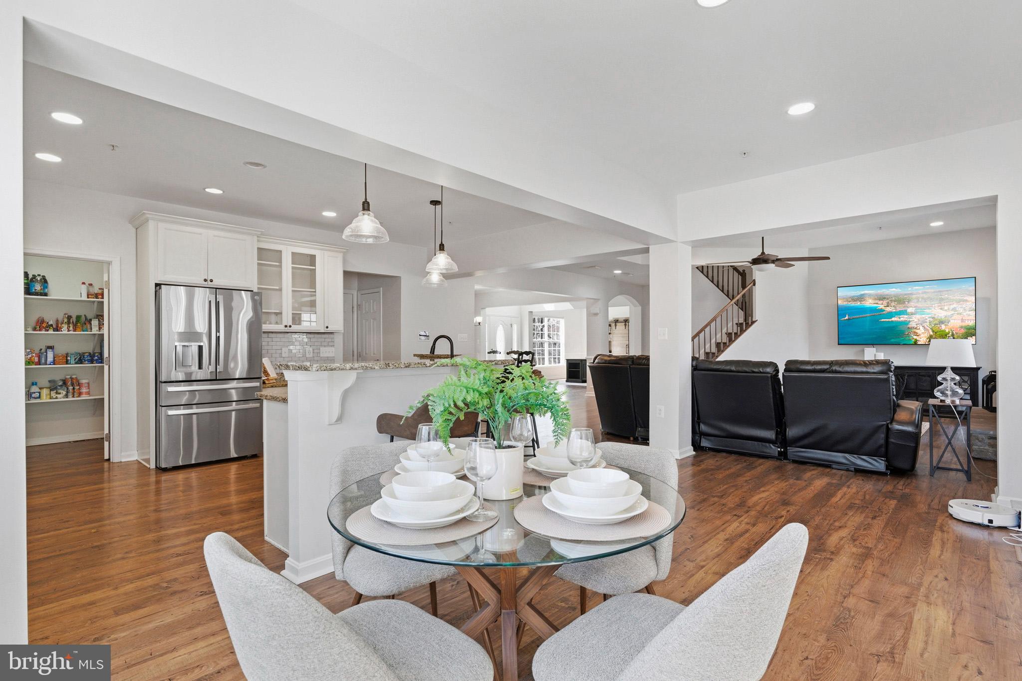 ASPEN WOODS - Residential