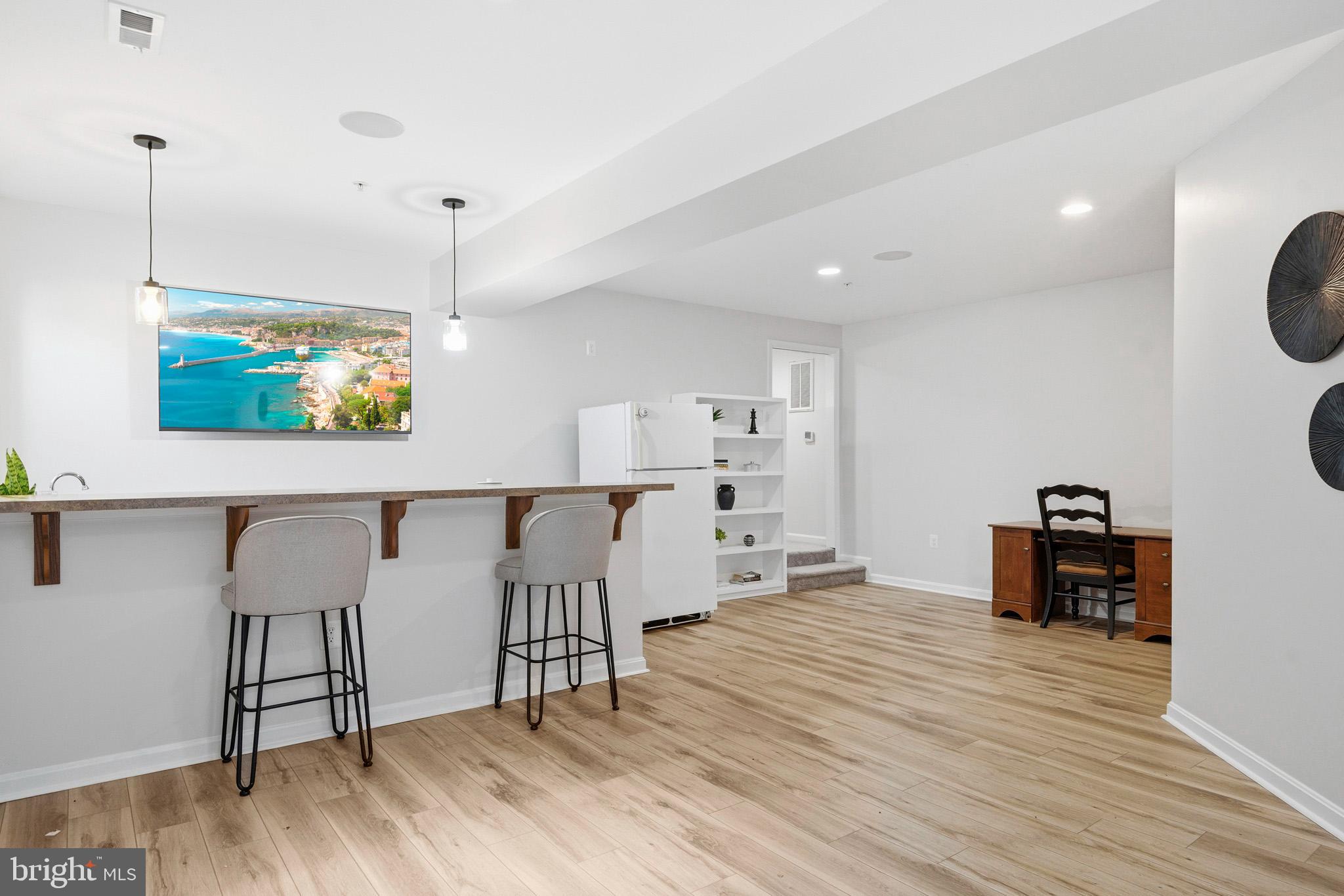 ASPEN WOODS - Residential