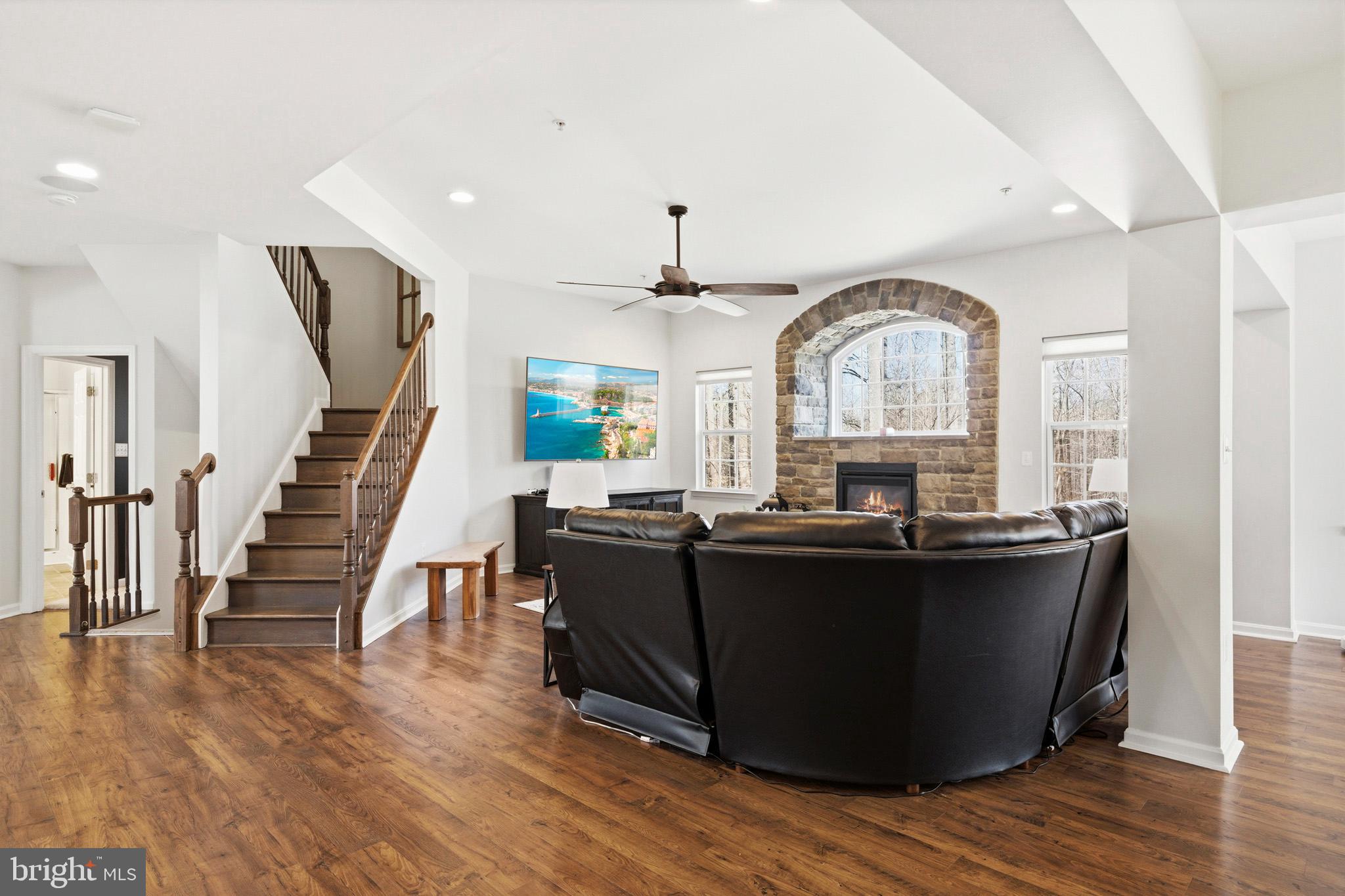 ASPEN WOODS - Residential