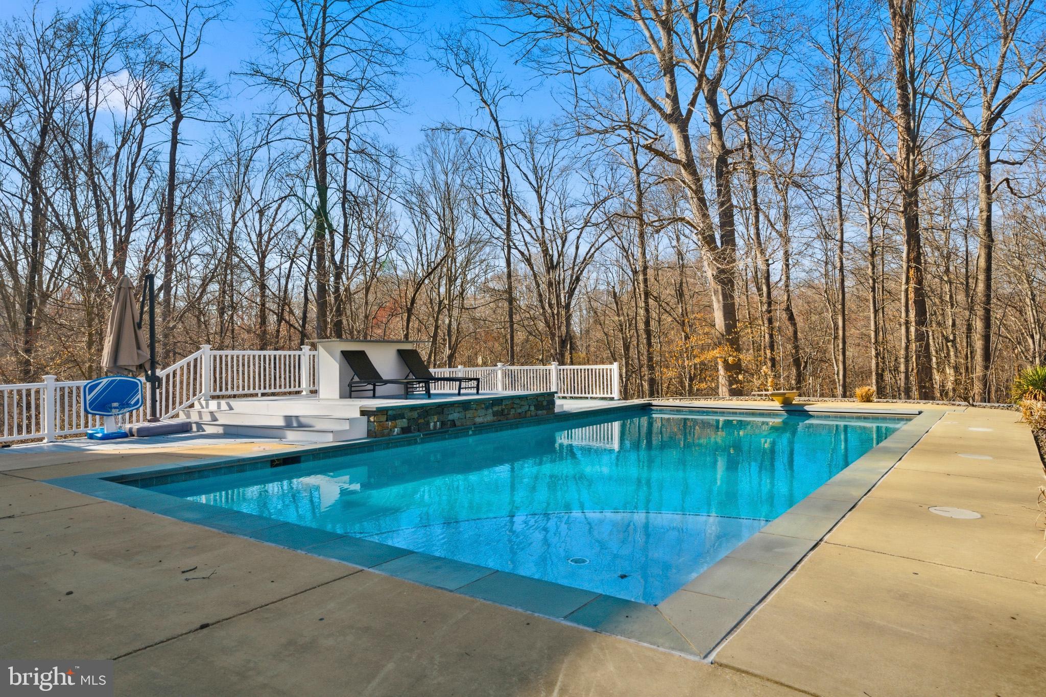 ASPEN WOODS - Residential