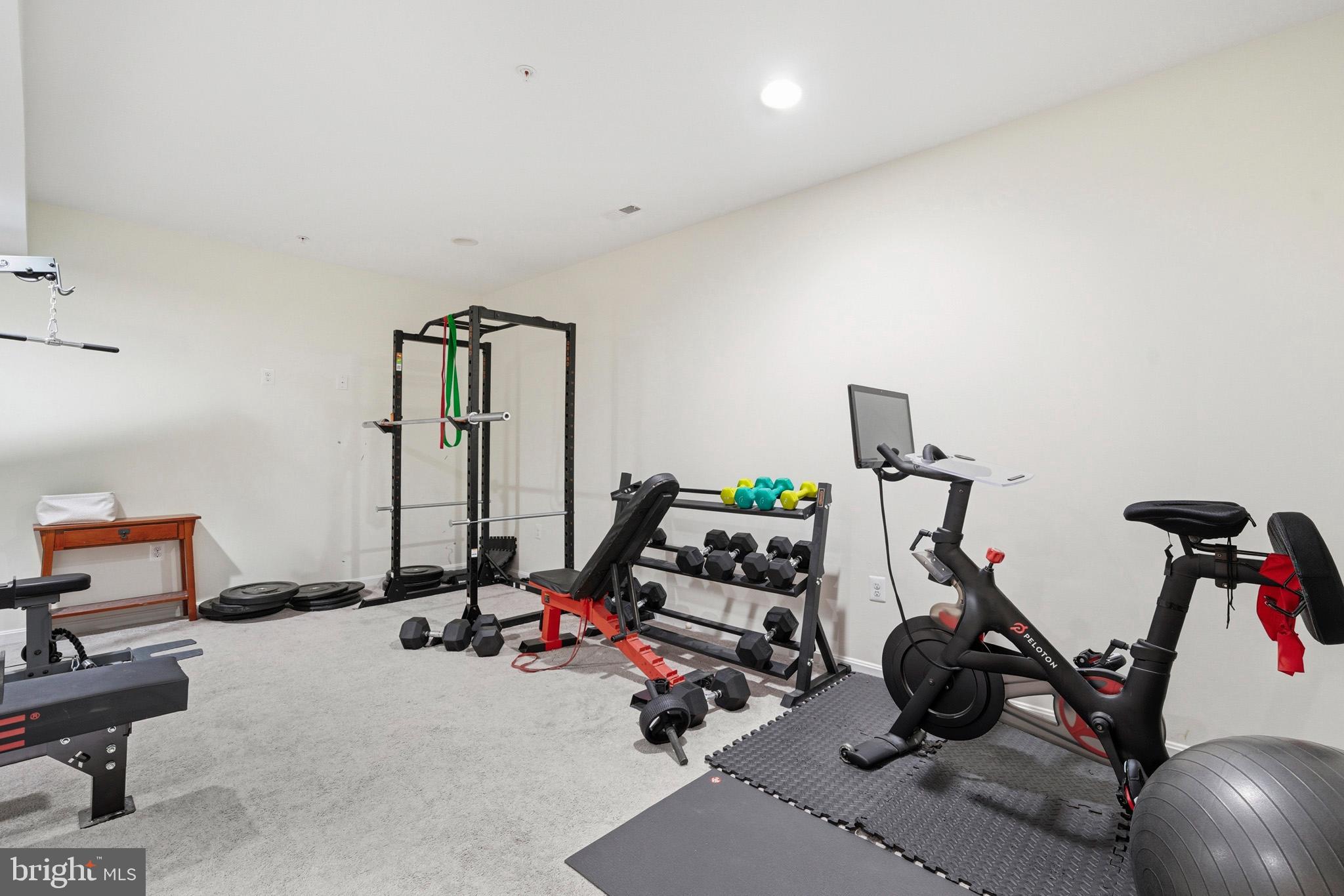 ASPEN WOODS - Residential