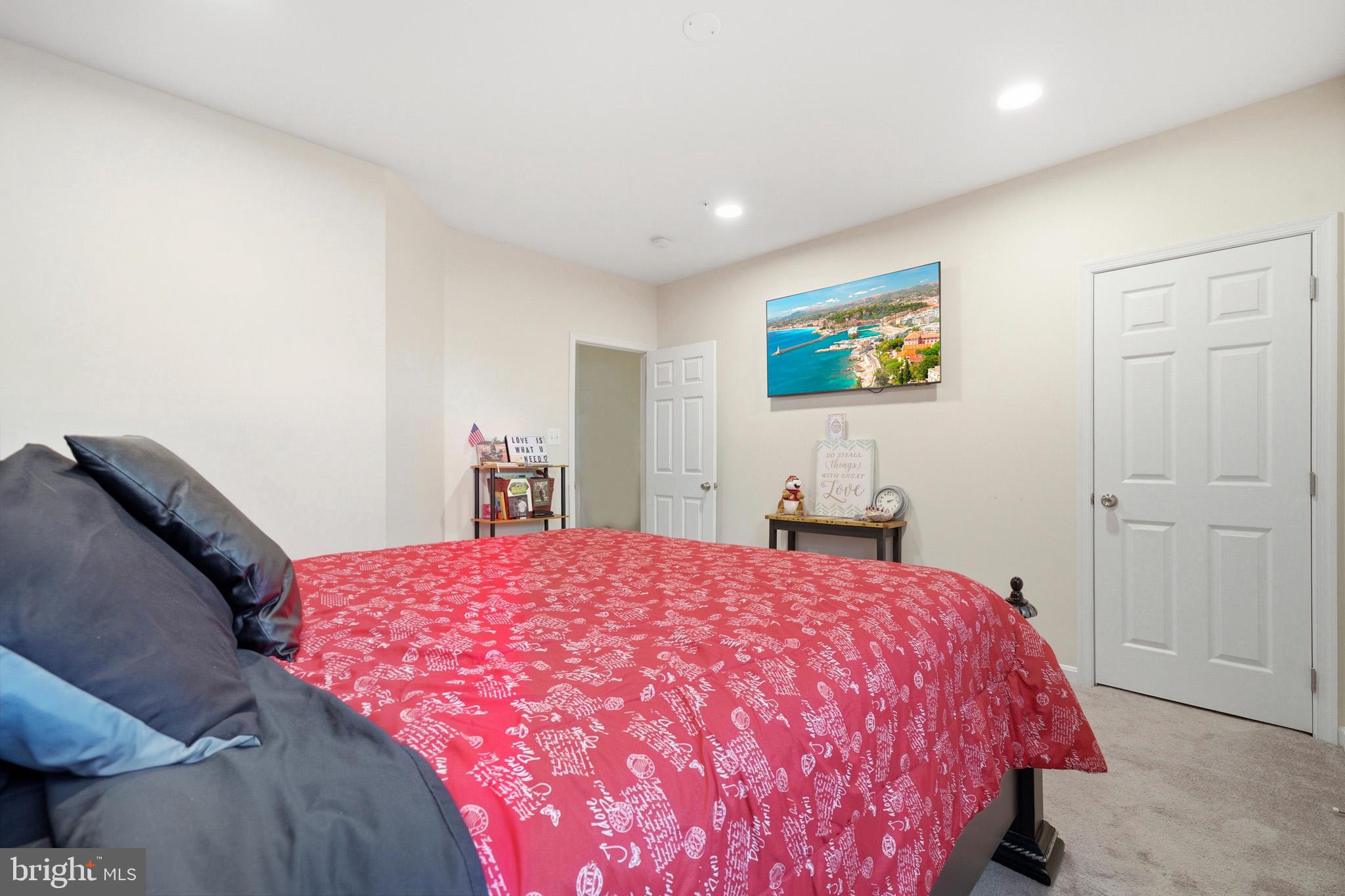 ASPEN WOODS - Residential