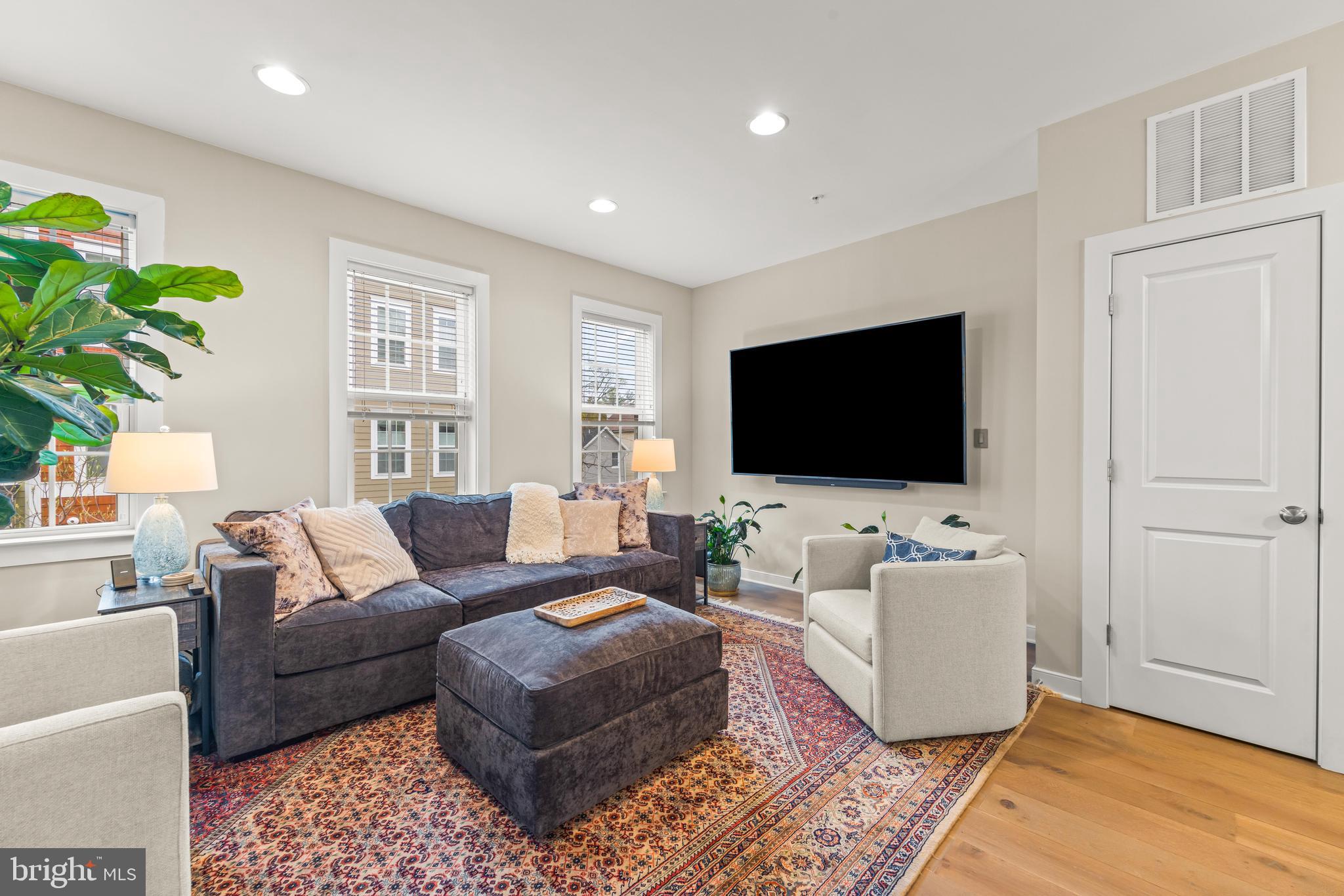 TOWSON MANOR VILLAGE - Residential