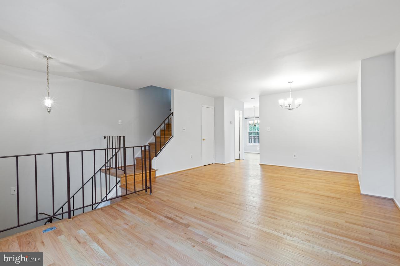 711 IVY LEAGUE LANE 22-130