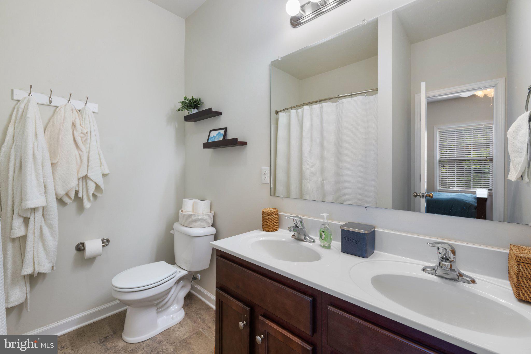 INWOOD VILLAGE - Residential