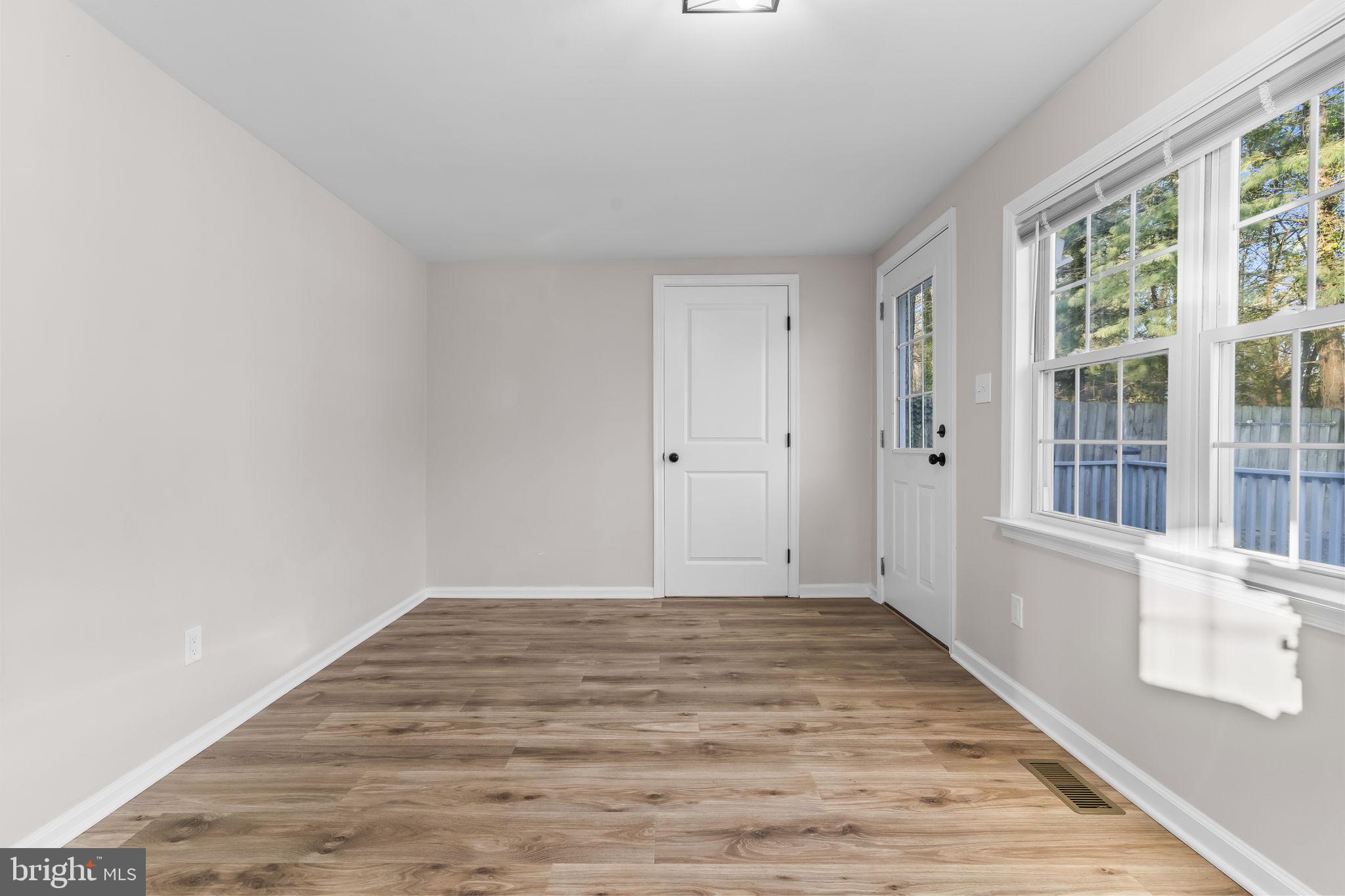 LONG BEACH - Residential