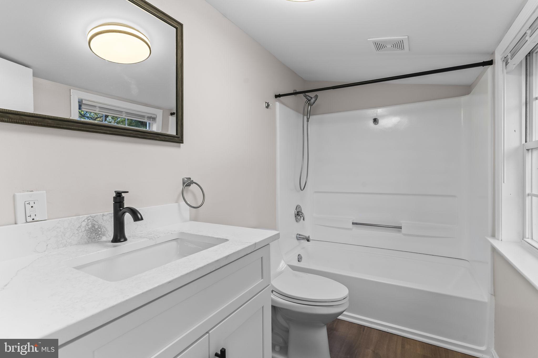 LONG BEACH - Residential