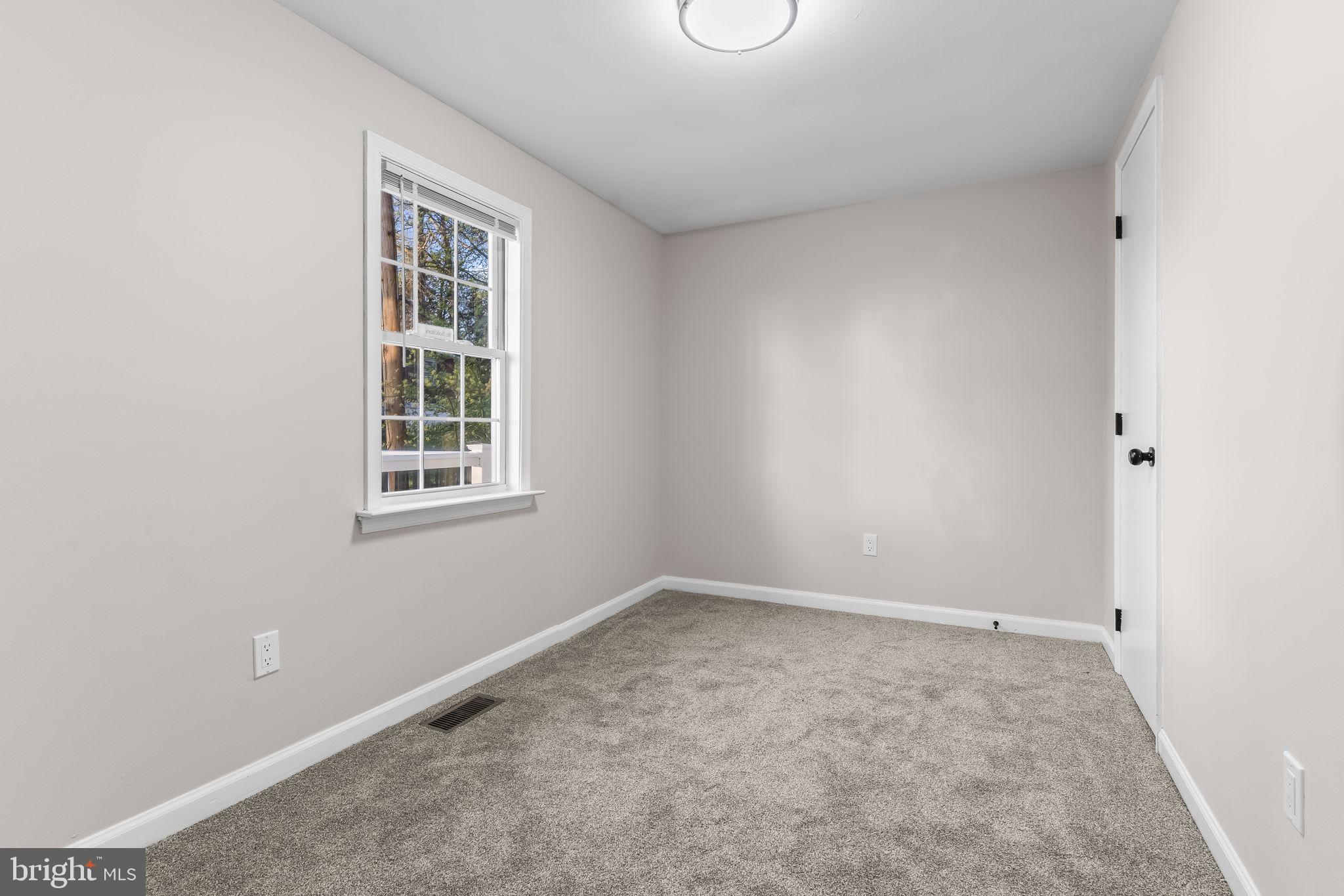 LONG BEACH - Residential