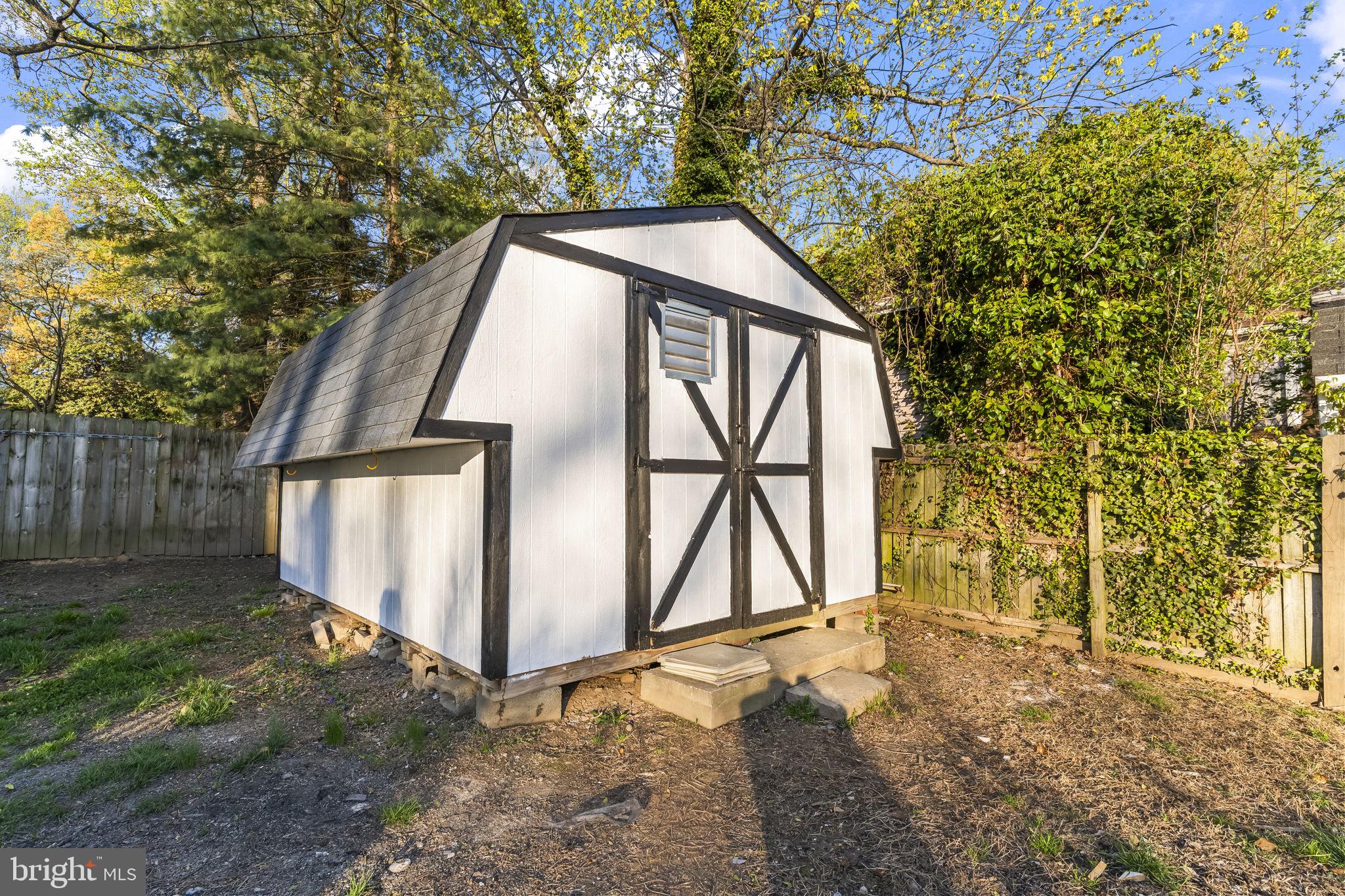 LONG BEACH - Residential