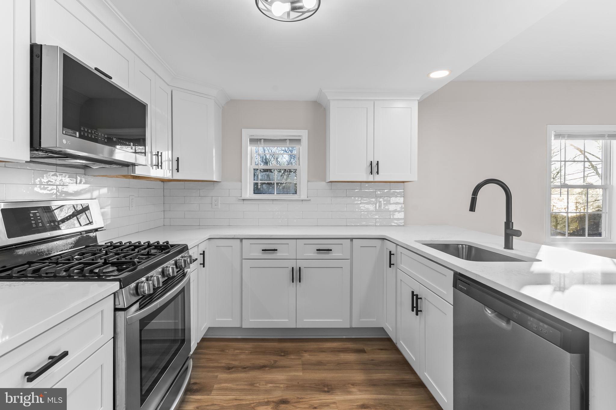 LONG BEACH - Residential