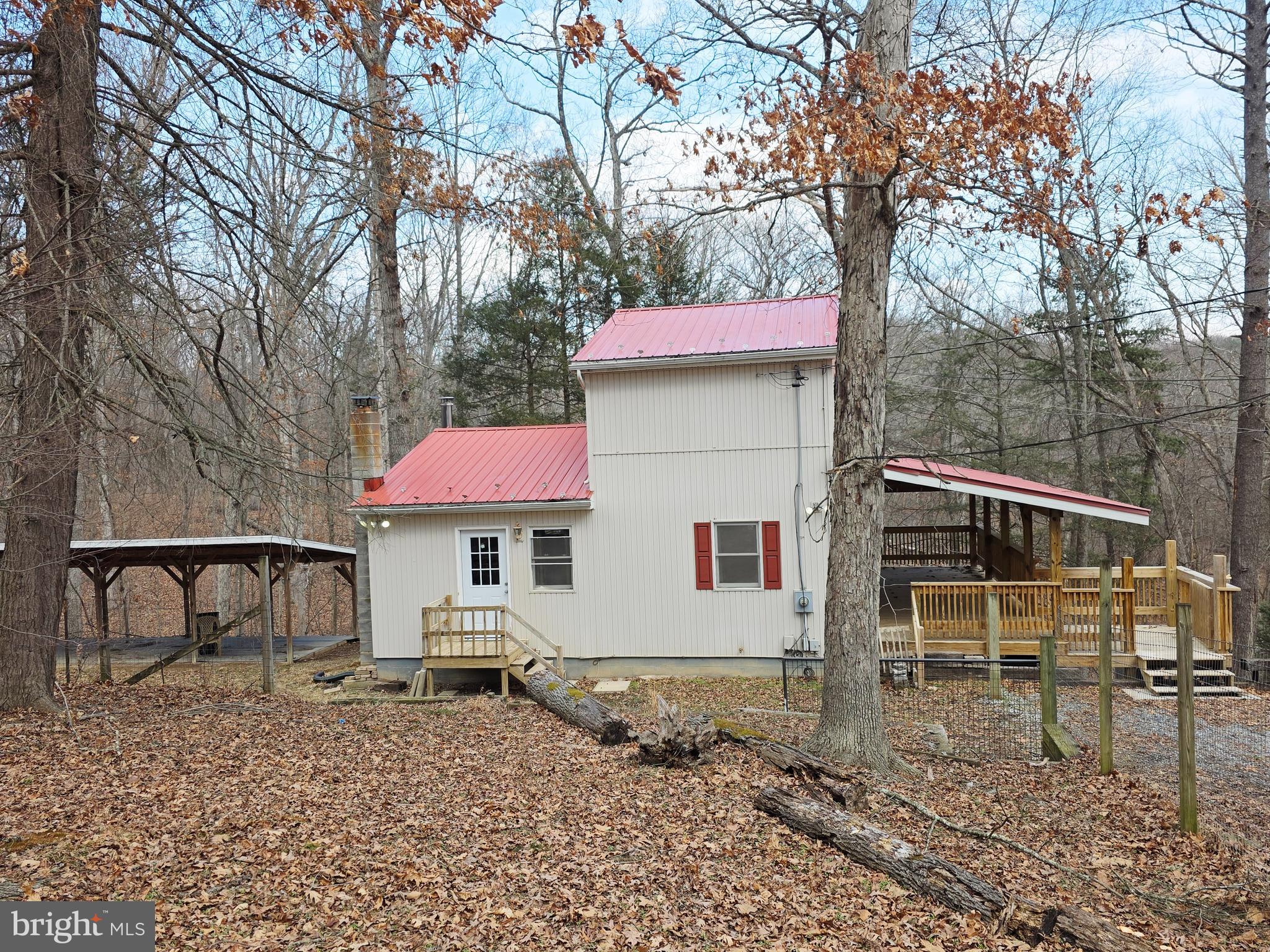 SLEEPY CREEK MOUNTAIN RETREAT - Residential