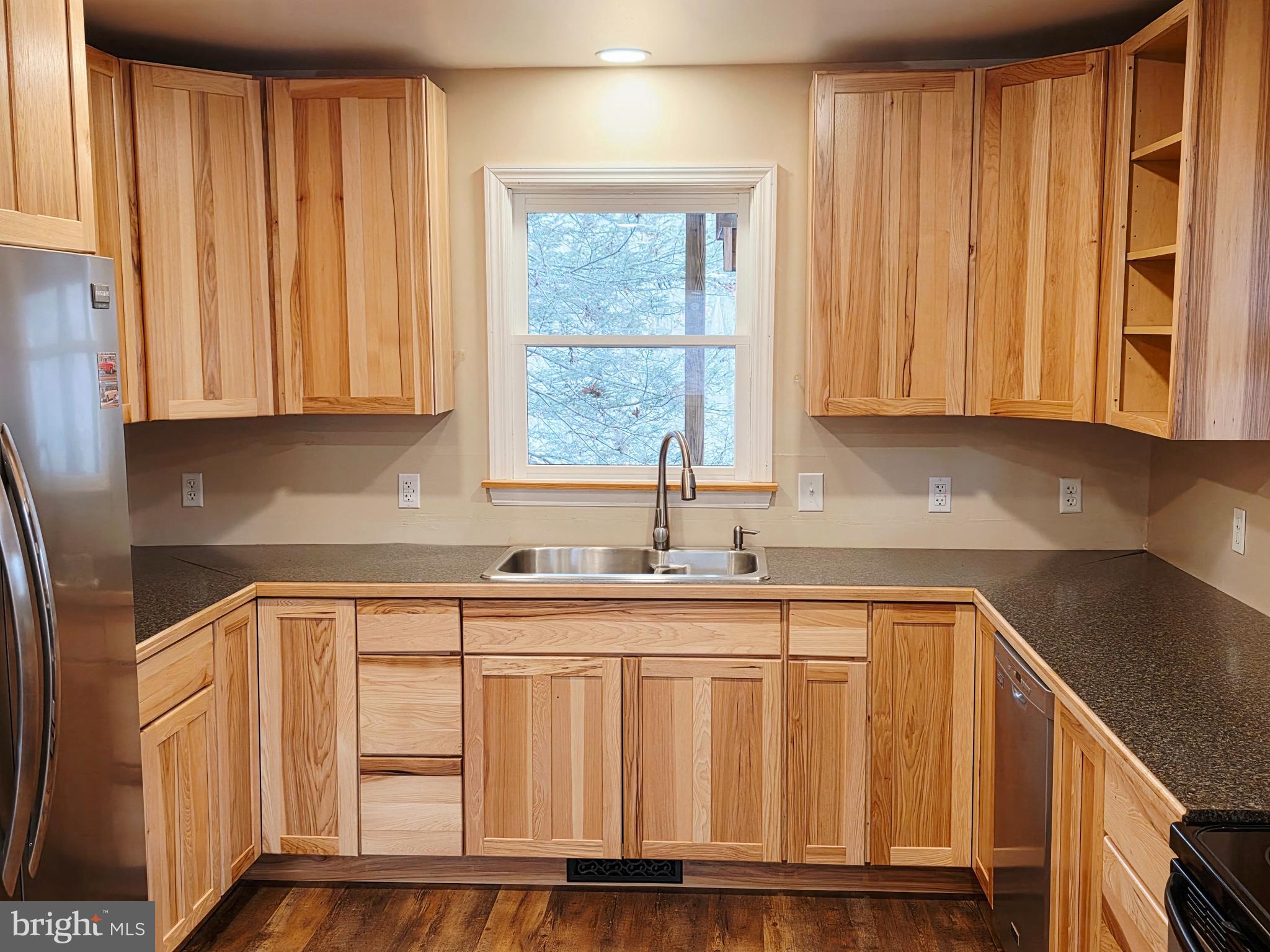 SLEEPY CREEK MOUNTAIN RETREAT - Residential